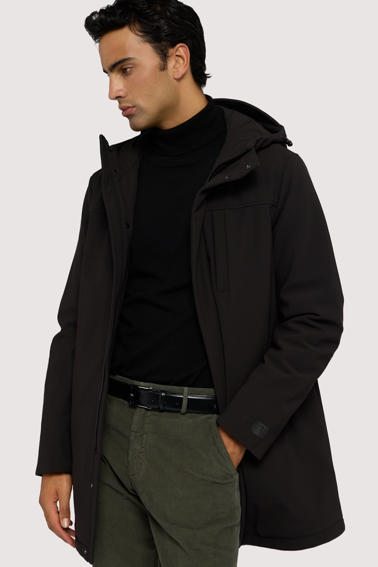 Giubbino con cappuccio in tessuto tecnico 4|af6b59dfce1448d420f3c58db075981525b64eb6f2e92f9e96de1bdd7d295543