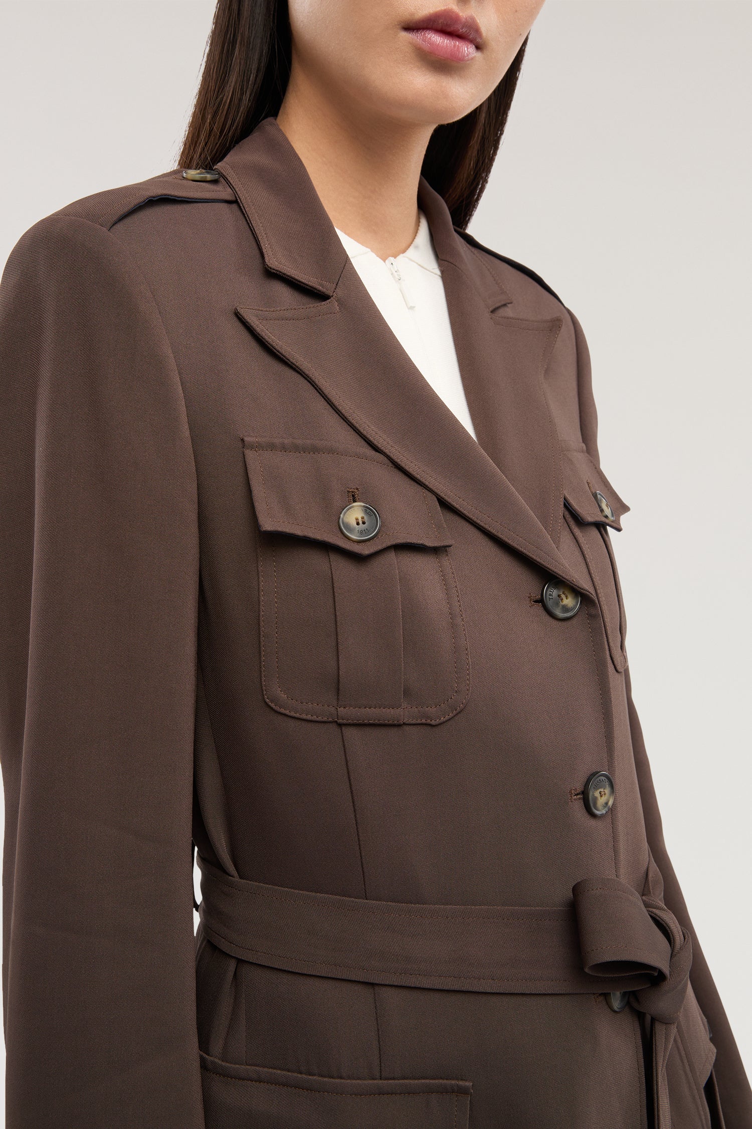 Giacca con tasche applicate in cady 1|3ce415bdcc5cc6fe8e256a5b542a74e725d55220505b400948ad480c79ec2f49