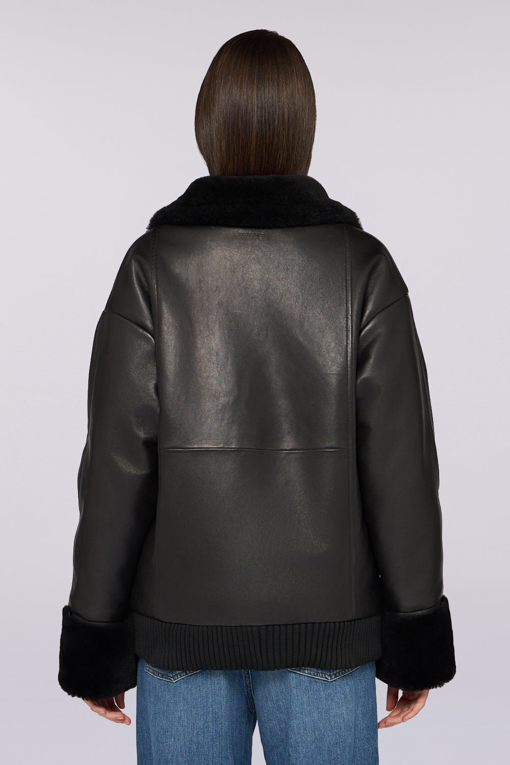 Bomber relaxed fit in pelle con inserti in pelliccia 3|0f335ec2e3e4ccefcf43486074e00b6ab3be0cf9159aa5ea38abc3cbcbf5acb9