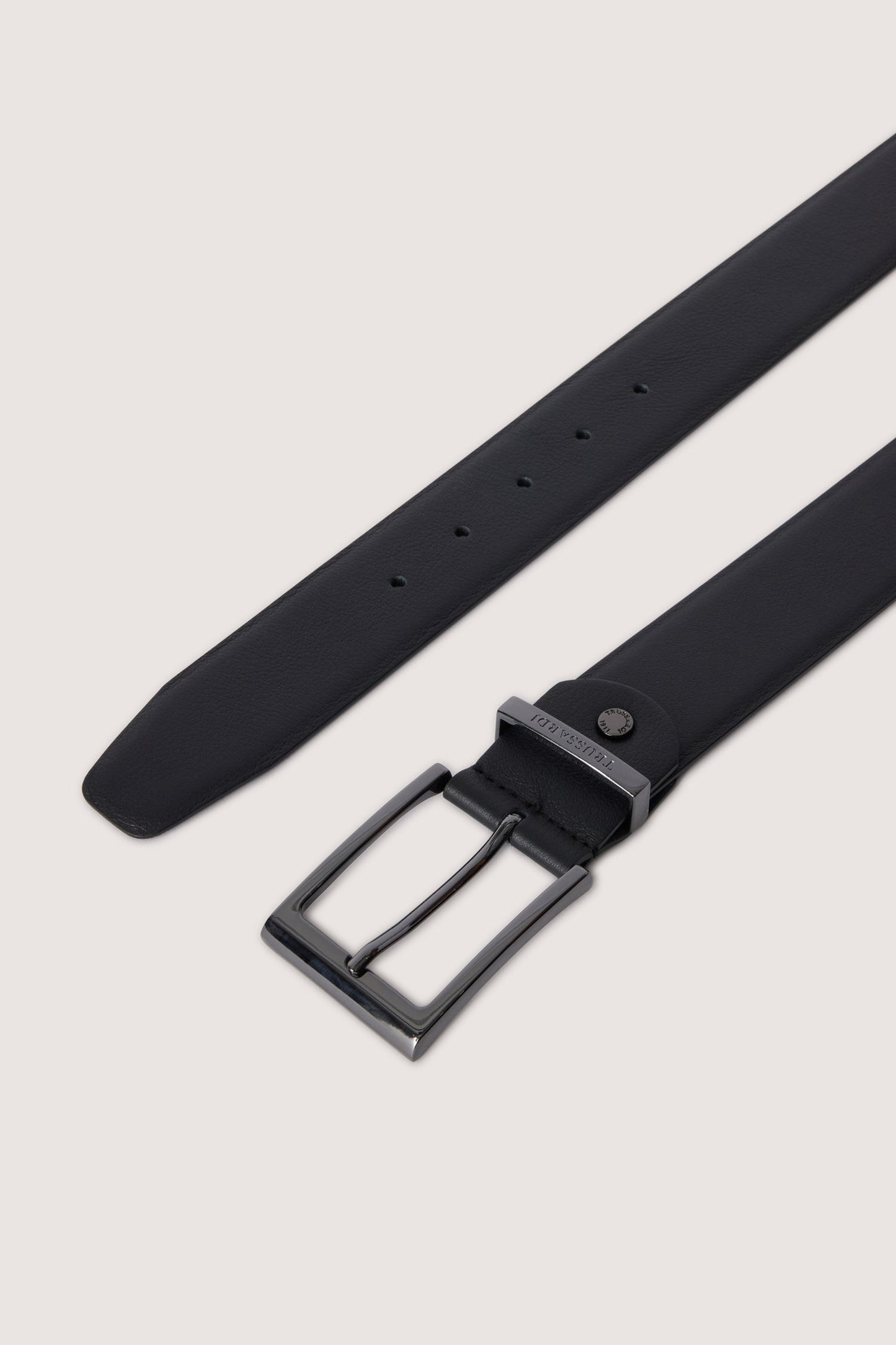 Cintura con passante in metallo logato 2|f56855116a8ee6e20c228863fc453e9e068f1c465f7d8c2bea6778564005e0c0