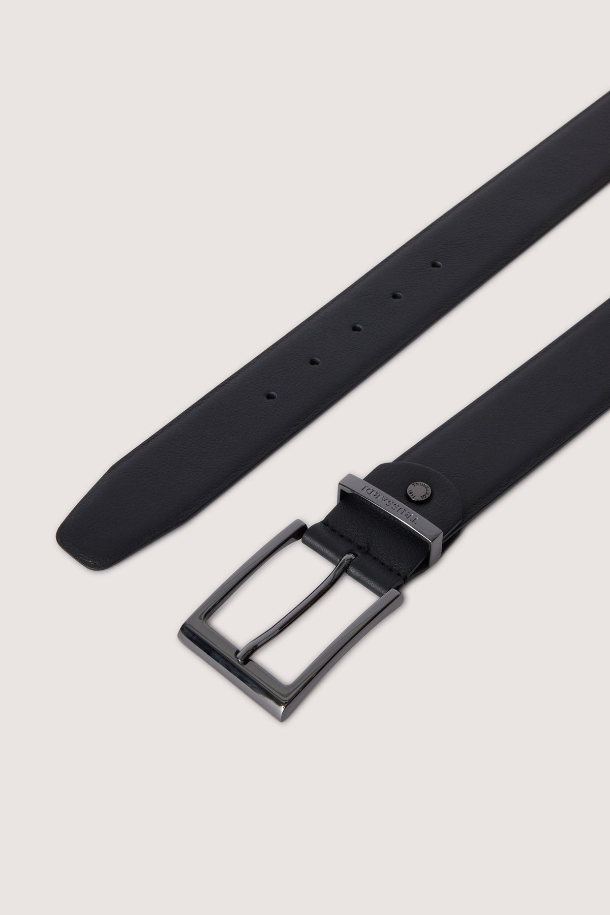 Cintura con passante in metallo logato 2|f56855116a8ee6e20c228863fc453e9e068f1c465f7d8c2bea6778564005e0c0