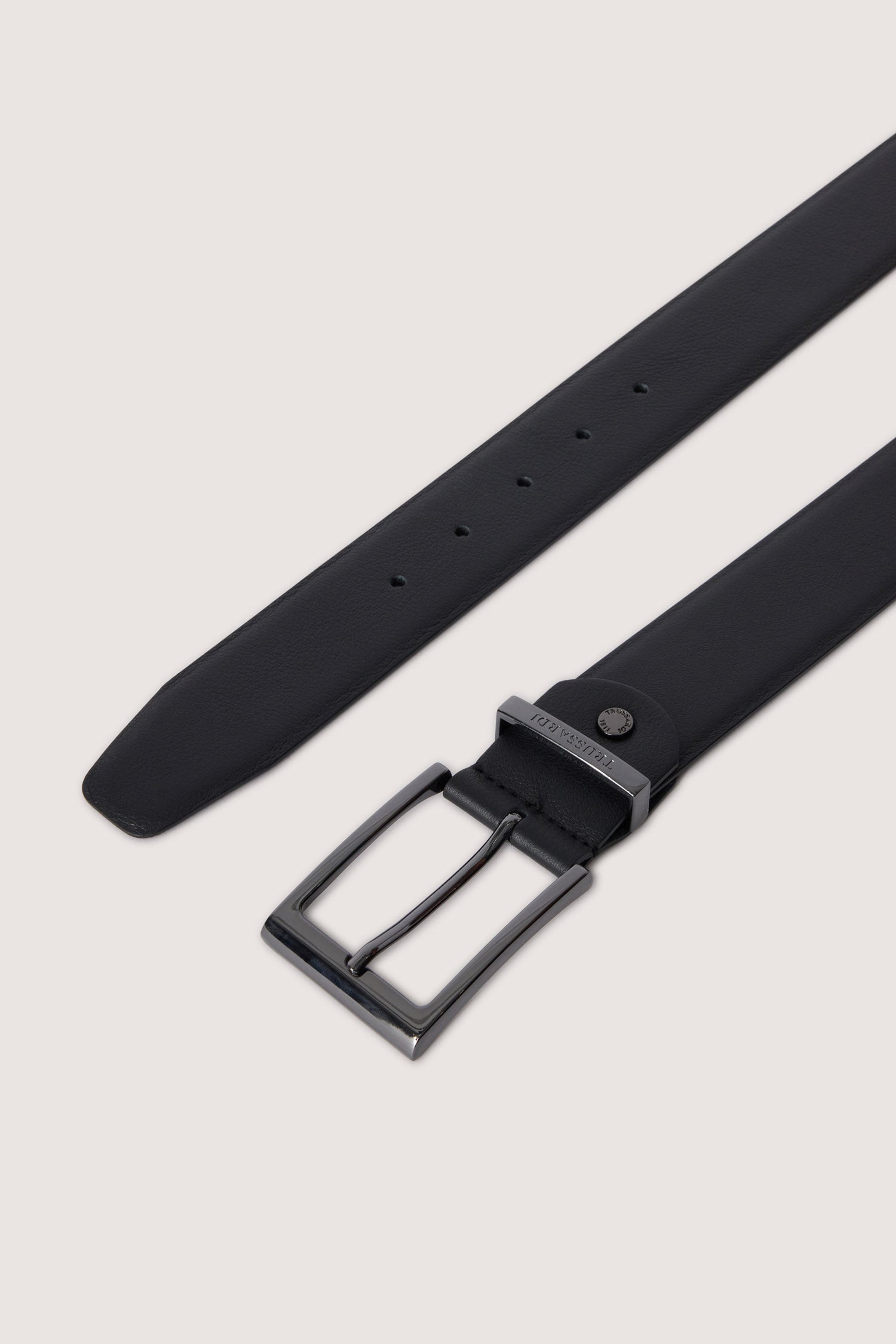 Cintura con passante in metallo logato 2|f56855116a8ee6e20c228863fc453e9e068f1c465f7d8c2bea6778564005e0c0