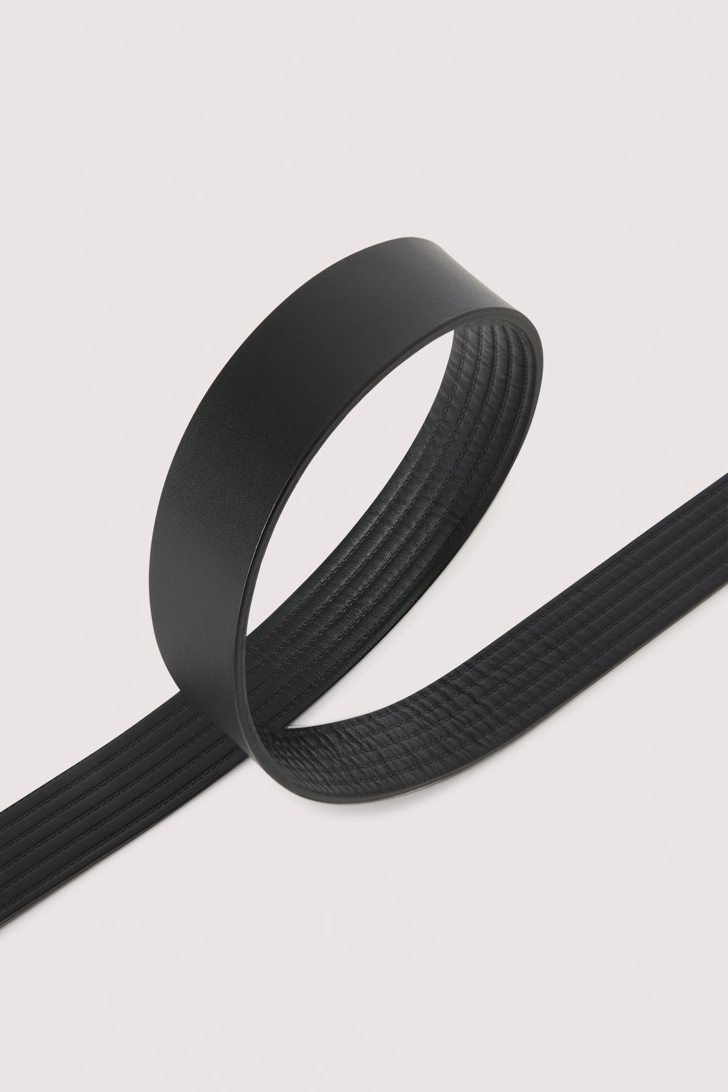 Cintura reversibile in pelle con fibbia 2|6a2a8bffa1f21e4c1f97aaed0f90d8922100c2b4cee6013913fde6ebf0aff125