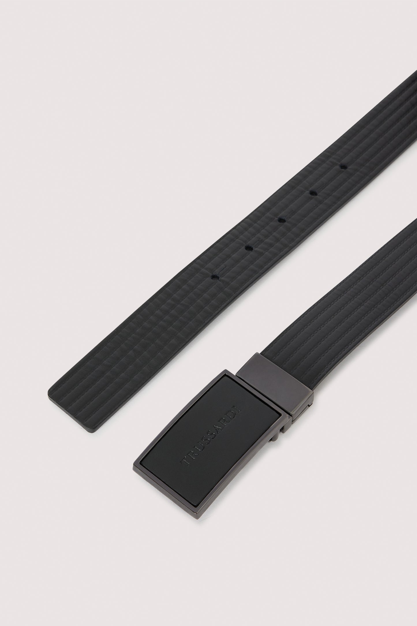 Cintura reversibile in pelle con fibbia 3|adfd8ed678c09da11dbb809631ba42f620c8e6a59ad483e246c7f2ee0eb07420