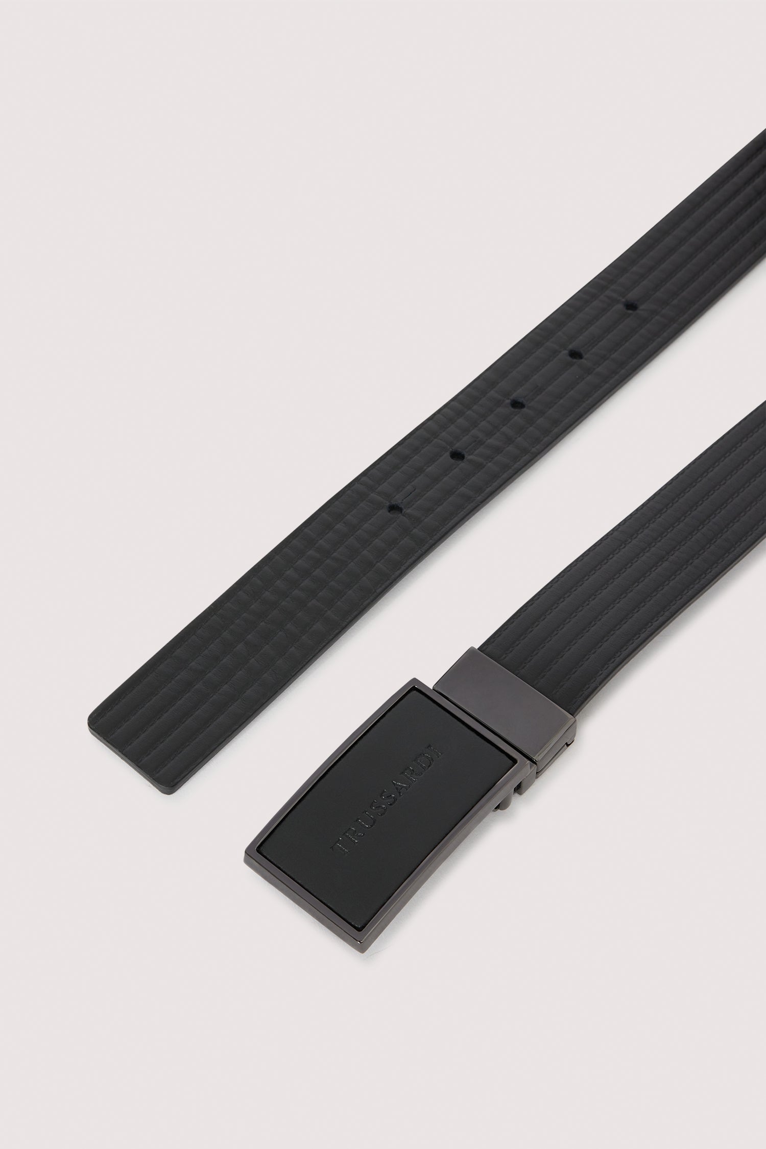 Cintura reversibile in pelle con fibbia 3|adfd8ed678c09da11dbb809631ba42f620c8e6a59ad483e246c7f2ee0eb07420