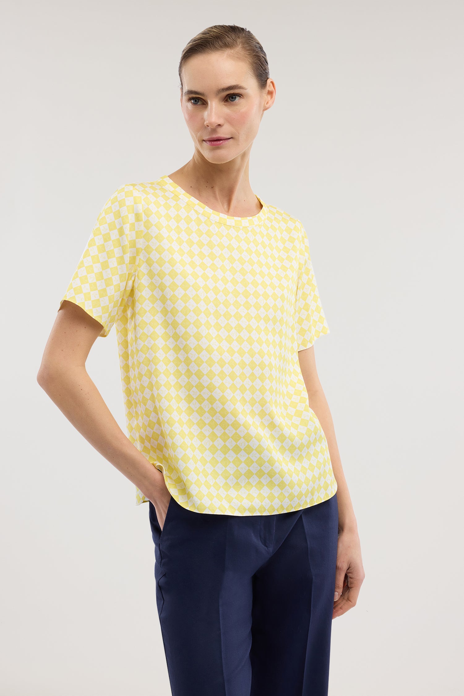 T-shirt Dogmier con stampa in viscosa 1|c865565e57b00bfddb90f90c809ecbb2bae32002fff15b23a9e4e572eca16b4b