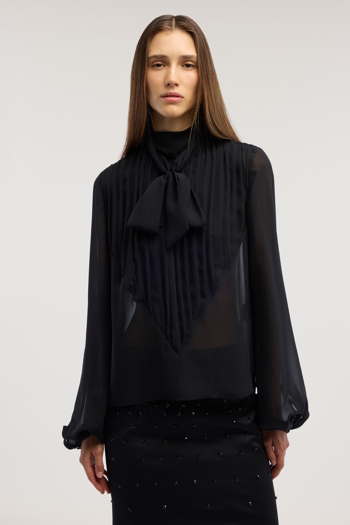 Blusa in chiffon con dettaglio plissé 1|90f9bc15fb33add3d8ed9d83e78318bcdc9aa7c82a6c72029ba5bc173f5d9c8e