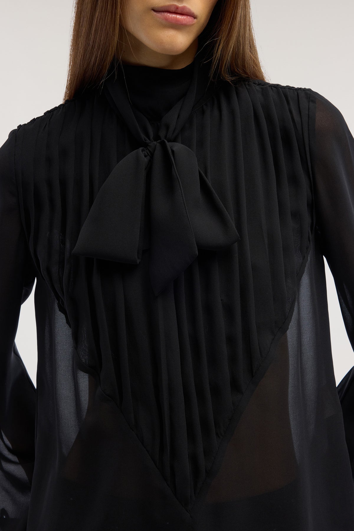 Blusa in chiffon con dettaglio plissé 5|c02b34fdf7b24823eea6b51bdf1c6bb6a5611648ddca69d42ec949af9beda84e
