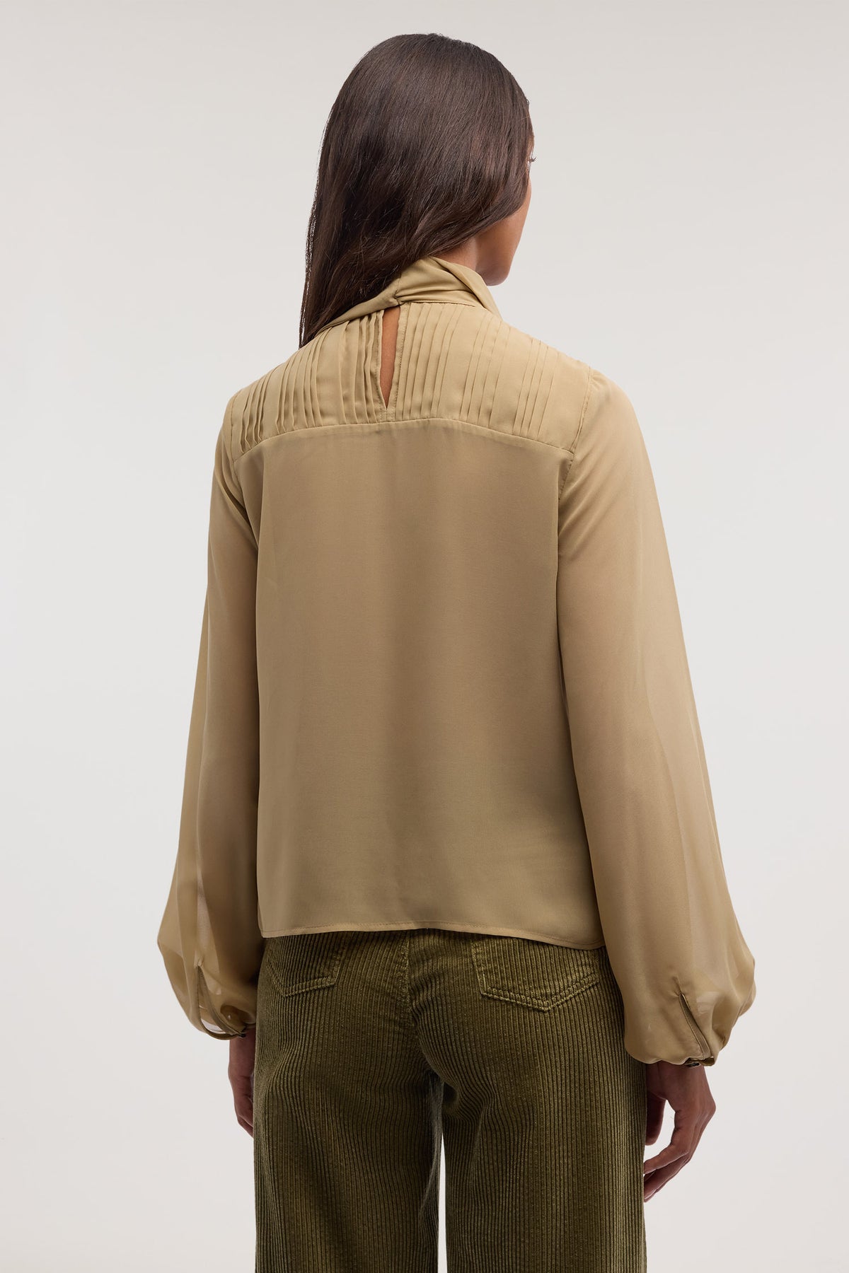 Blusa in chiffon con dettaglio plissé 4|98a932ed53f4b2f82403a5c1ba57c233ae9be77fb9543afb61ebfabfd1250e67