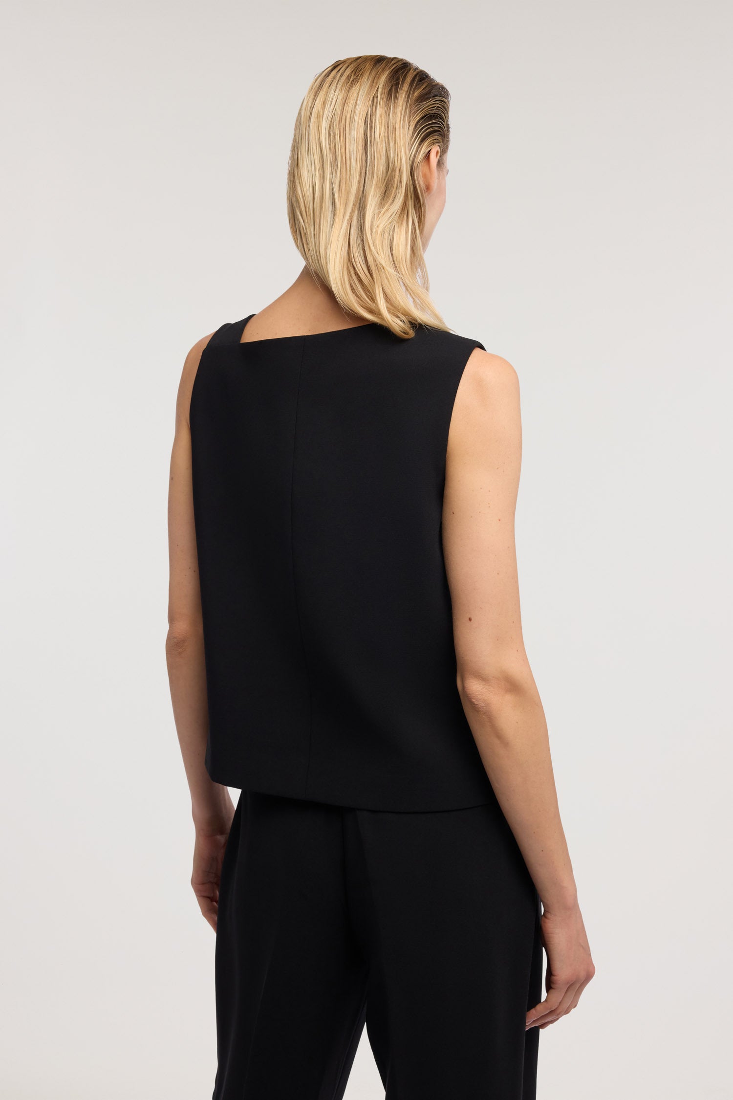 Top in cady con dettaglio fibbia 5|50649cb2d6ef4431e934314fbe68aac7a9661ab086512fa3cddbb51e75f78dc7