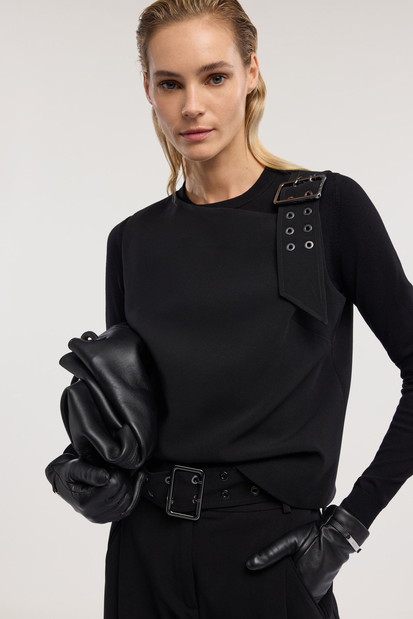 Top in cady con dettaglio fibbia 4|db5cd724d3b4a0f99999250eba4b0f7d1bac2cc5297a9380cae7f8aa8effd71b