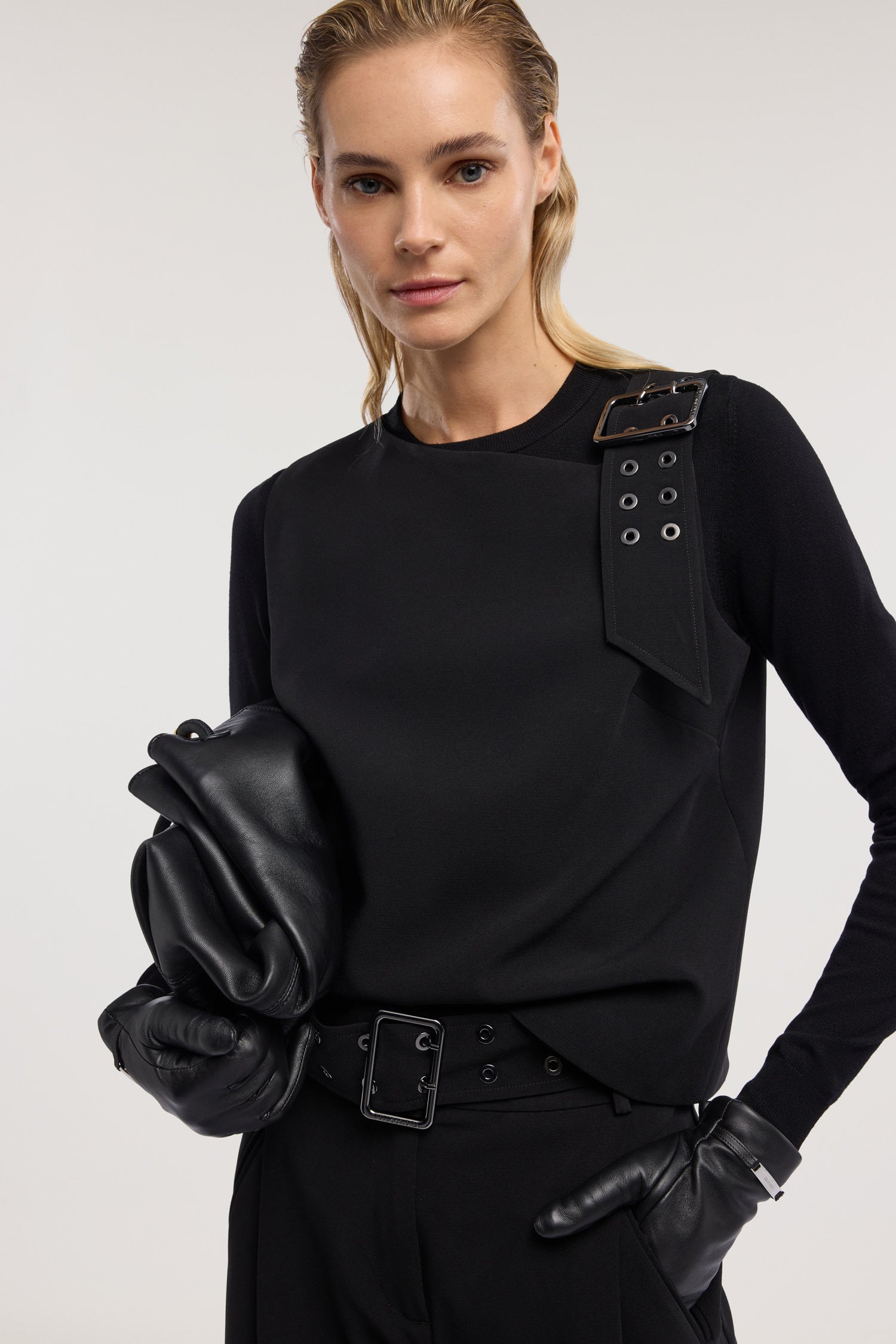 Top in cady con dettaglio fibbia 4|db5cd724d3b4a0f99999250eba4b0f7d1bac2cc5297a9380cae7f8aa8effd71b