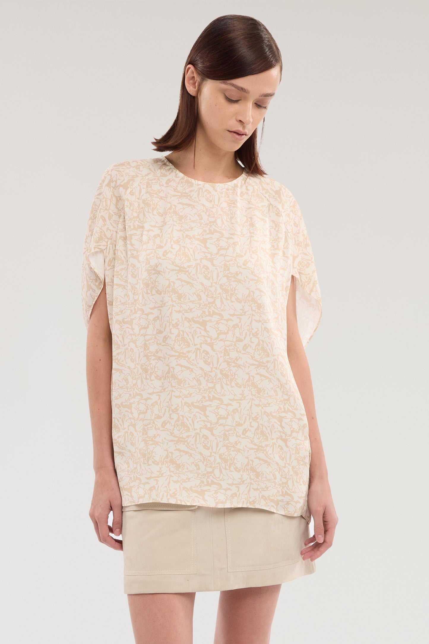 Top con maniche a tulipano con stampa in viscosa 1|eff6b21d730f8df125350a8b53fad629bde83f8f493e8232310465948523d1bd