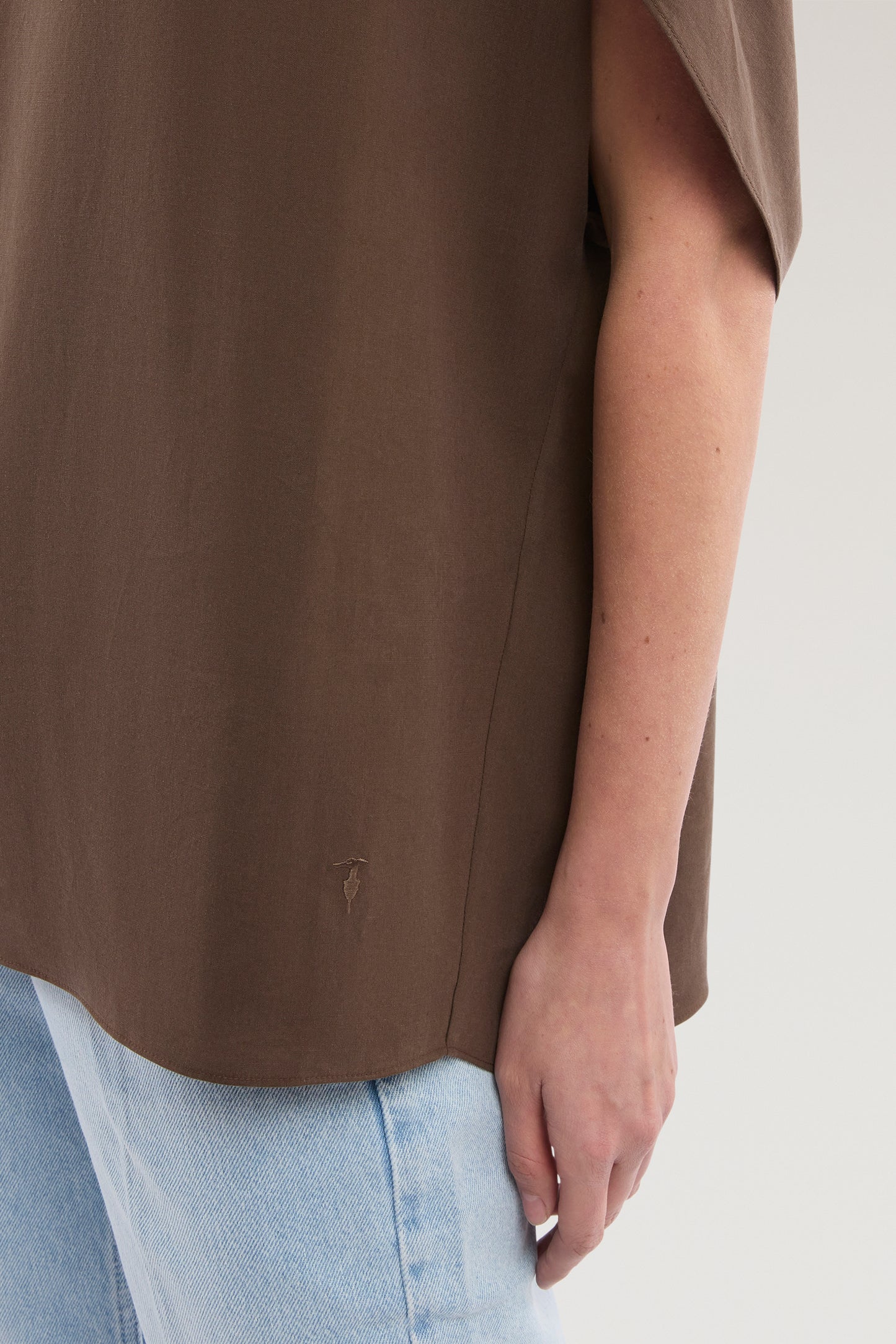 Top con maniche a tulipano in lyocell 3|54296f12d0465d1eac963d3e6c50c9e643d05928de62d2f20620ef498e8d56b5