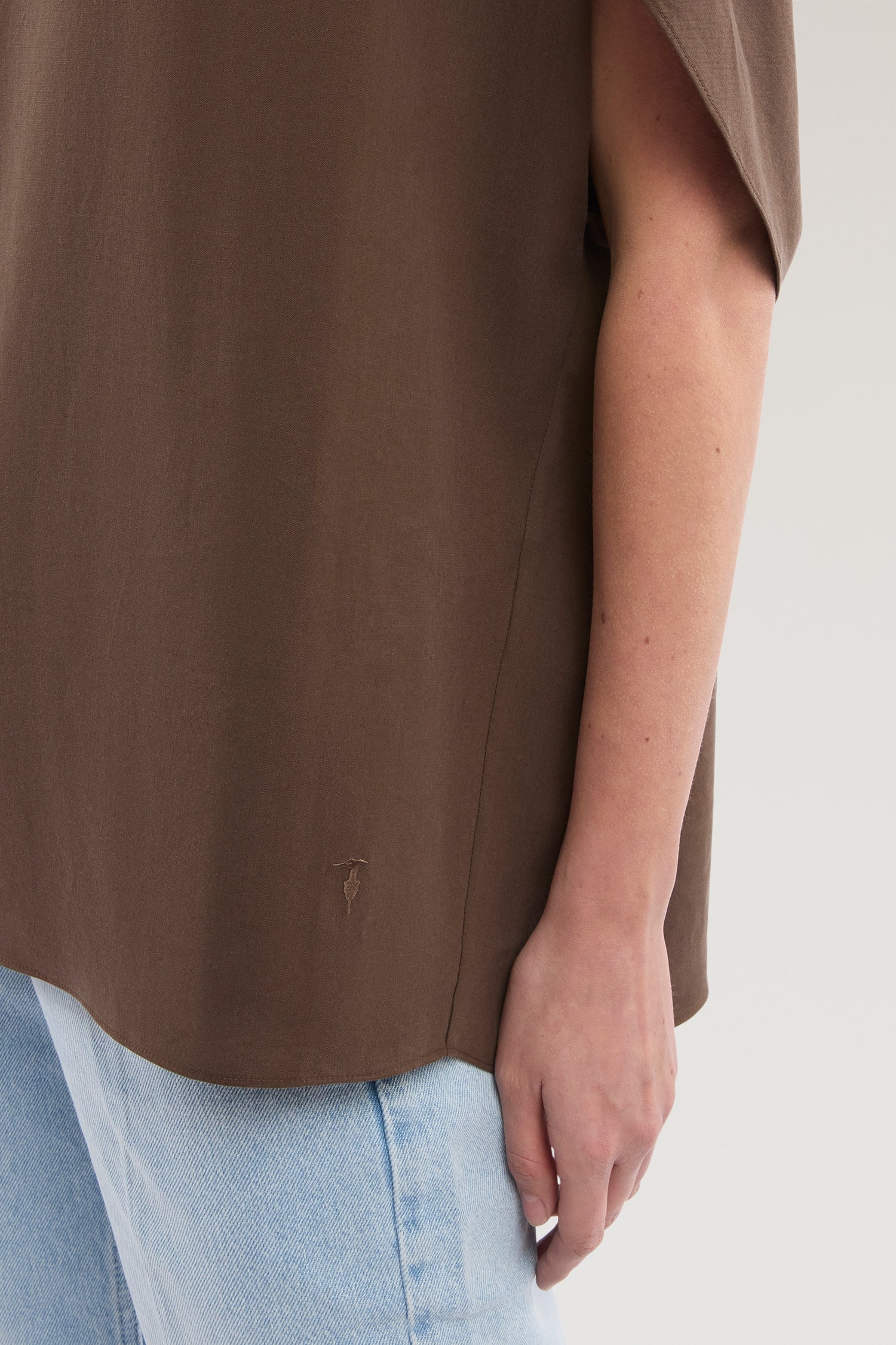 Top con maniche a tulipano in lyocell 3|54296f12d0465d1eac963d3e6c50c9e643d05928de62d2f20620ef498e8d56b5