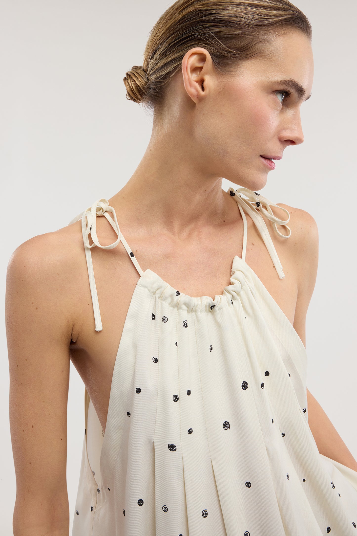 Top con laccetti stampa Gentle Pois in viscosa 3|38f5011842475a6928ac07e83c244b15717fa1c9214ba6894789e921349d9529