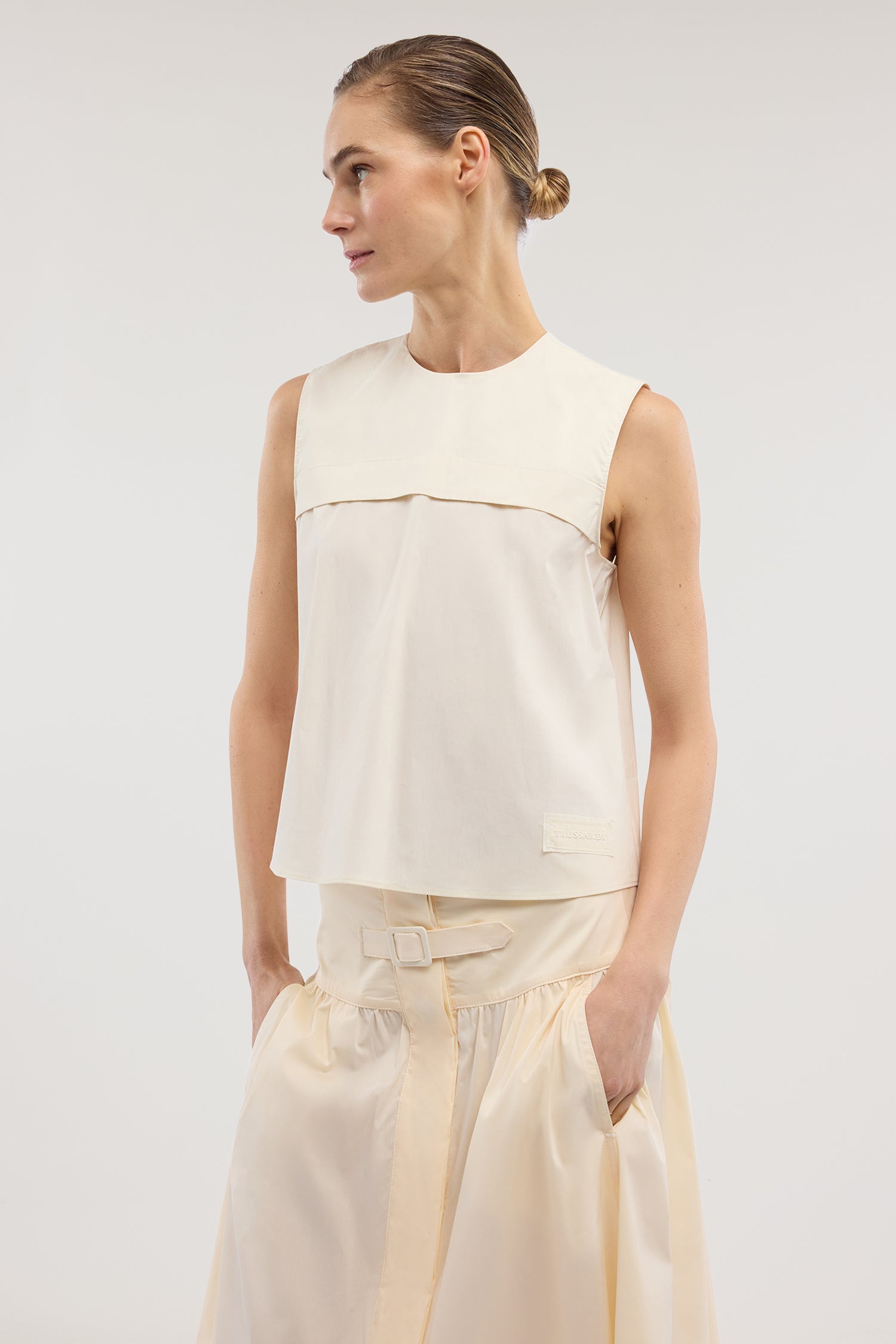 Blusa senza maniche in popeline 2|623dff627f20c4e9ddbda08d1e6f2edb4f022378a90909534010ac3645bfd8fb