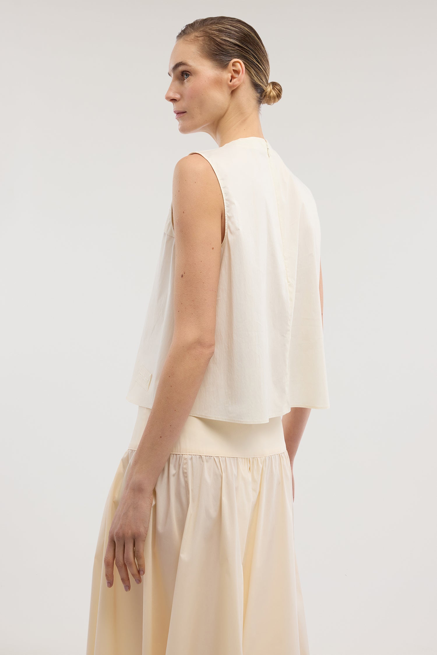 Blusa senza maniche in popeline 3|8a975a83e5b8ddc775801a624f19aaba16552b8fcb785b55842ac43b36a7613d