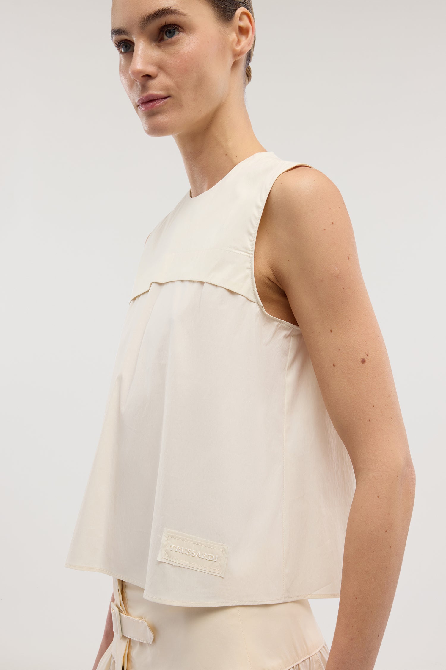 Blusa senza maniche in popeline 1|0f7180bdc00652b4efed0b74e8dd401712947f18371352cd8f0122293db332ab