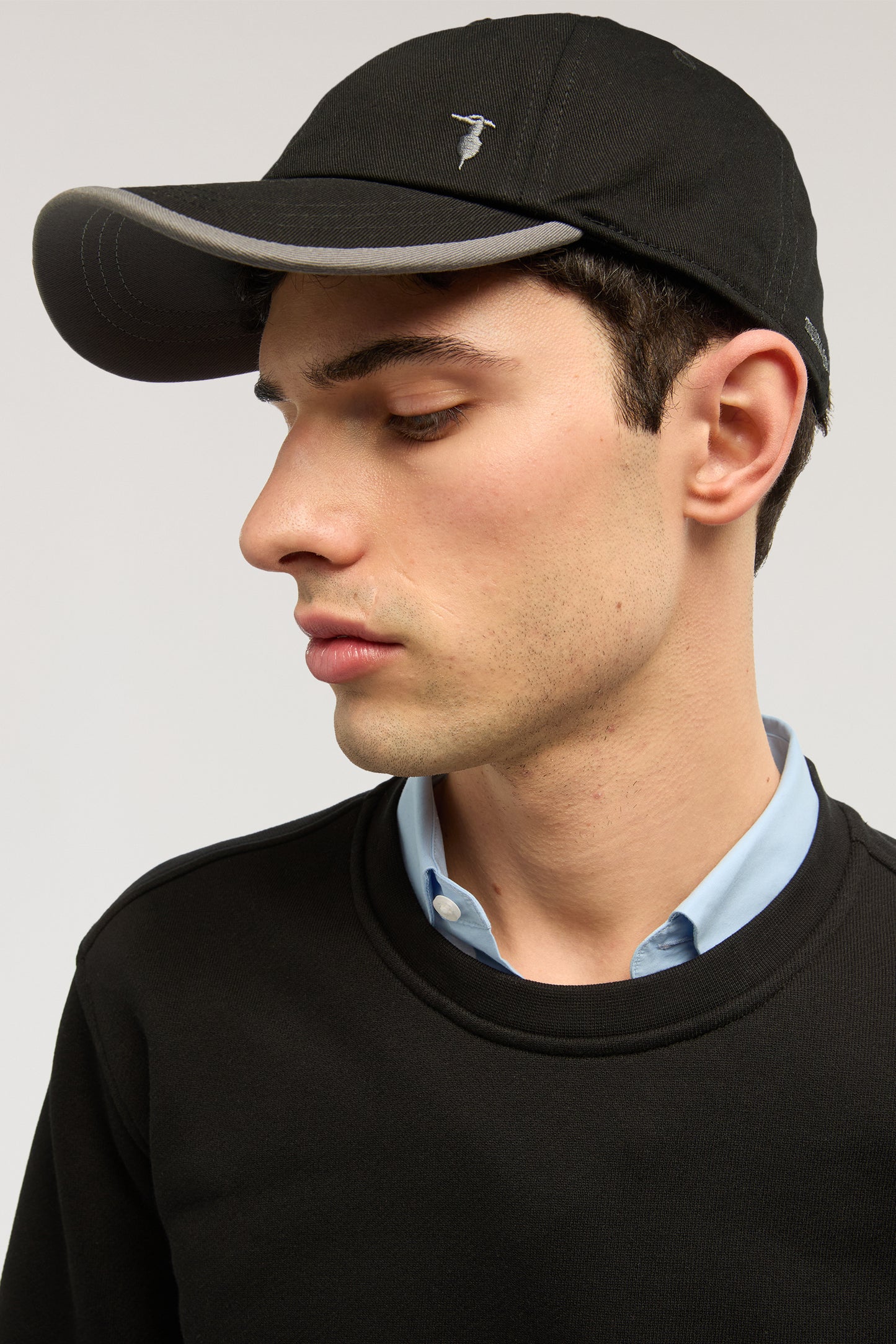 Cappello da baseball bi-colore in twill di cotone 2|5044e0e81aafa53137022215d3217bc3eb54d6cb85394d38626e36f83a3b7e73