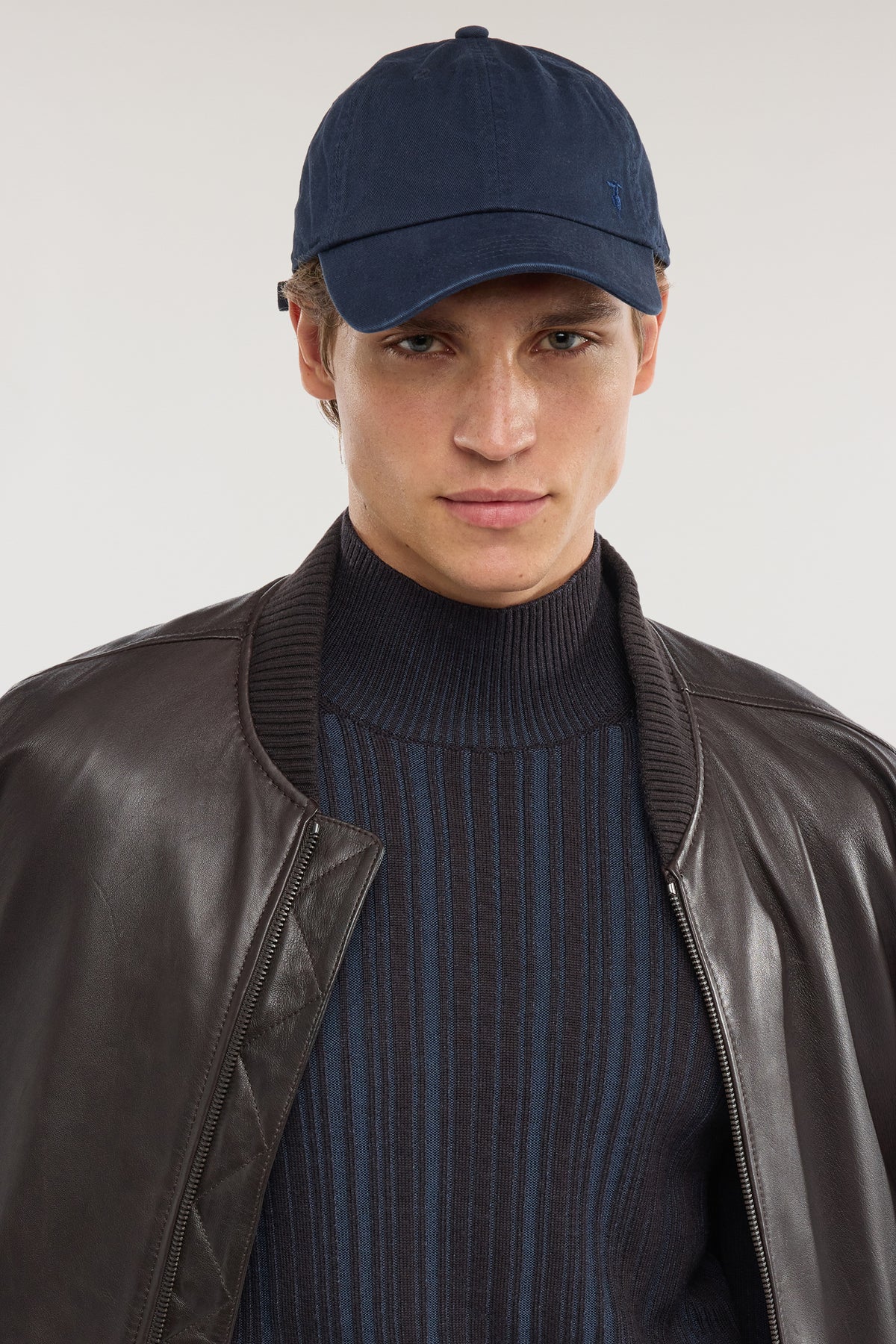 Cappellino da baseball in twill con ricamo 3|54b4cddb086c2794c9a7c414ef43f53acc3fa4d44195e122cd76f1a384c6568f