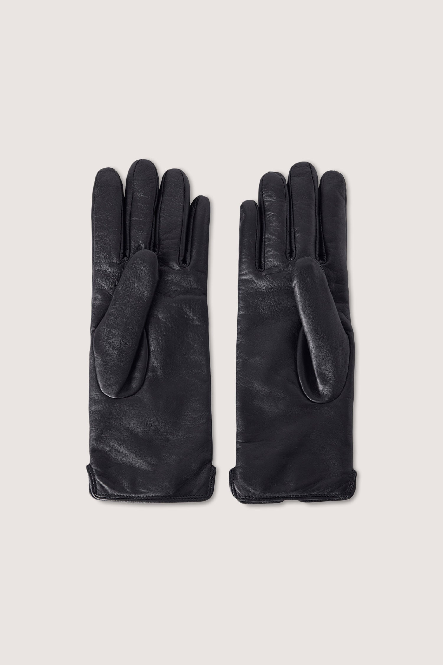 Guanti in pelle martellata con taglio frontale 2|b0c817815b6a6545eba8bbb2cd7808691b9fb3ad7e0f9912dee2bf3360efcefa