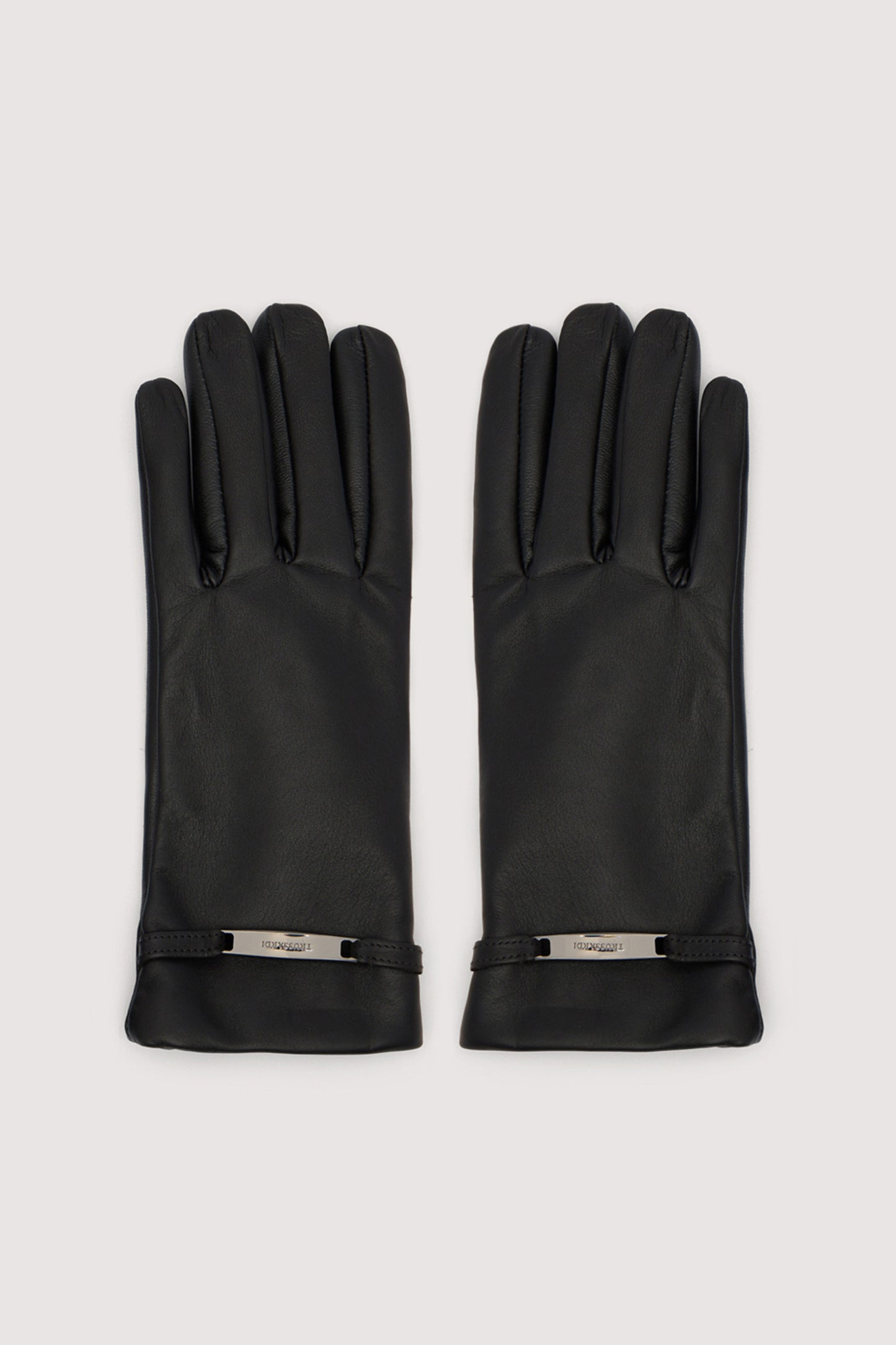 Guanti in nappa con applicazione metallica 1|c0e5bc39d776f72719c4a5325fb909ecb0ff9c83da434449f635979080da9dc5