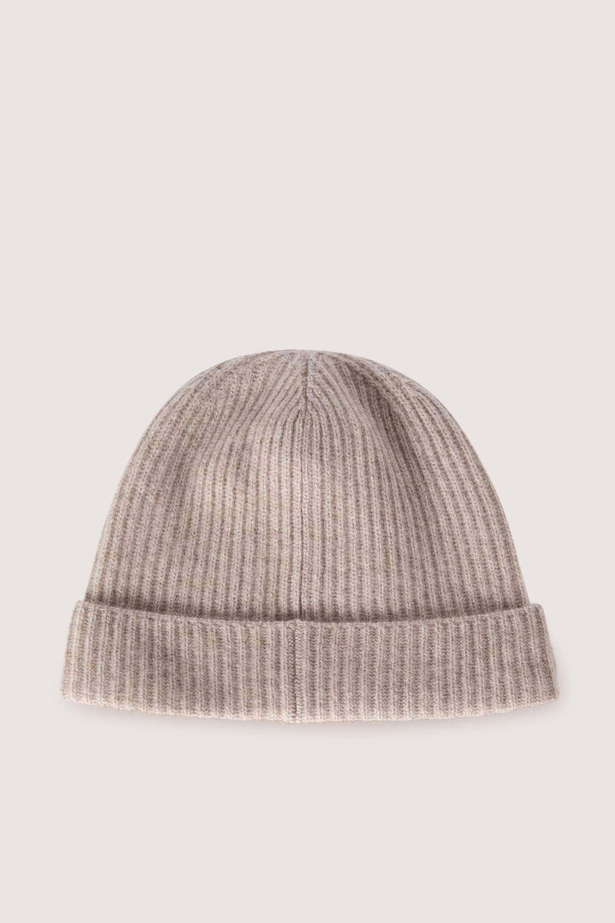 Berretto a coste inglesi in cashmere 1|3f4540a17b187e8d3c5b612236e3be03d101828125d03194d825c01742edcecf
