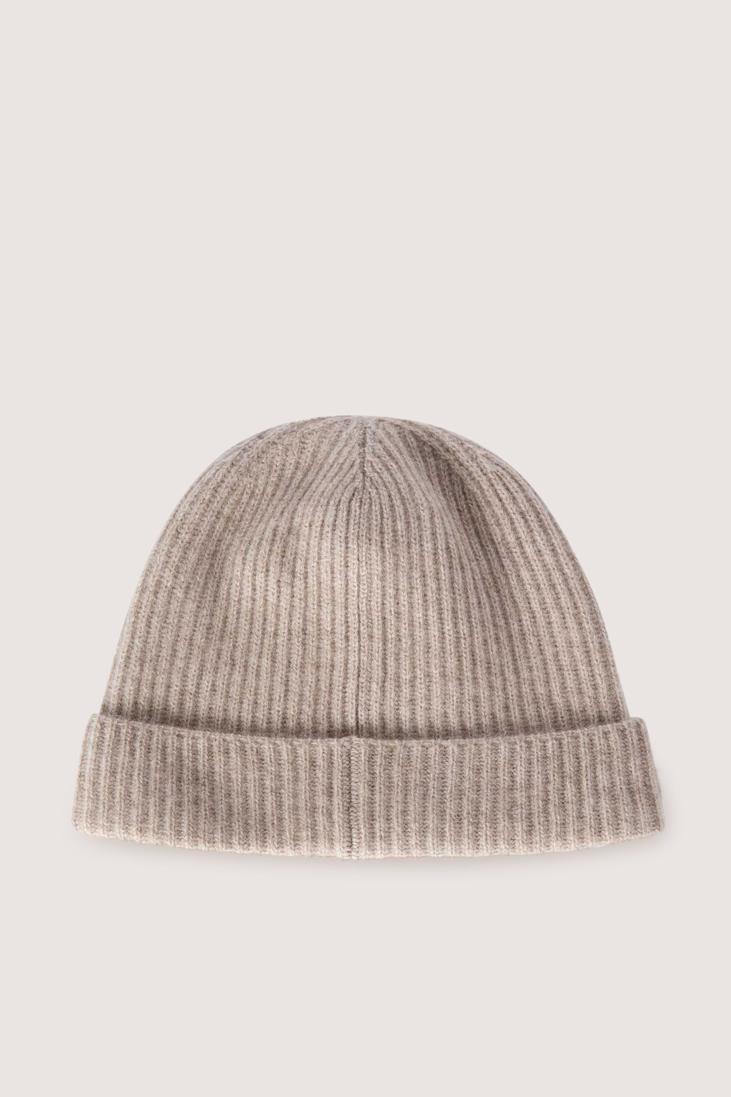 Berretto a coste inglesi in cashmere 1|3f4540a17b187e8d3c5b612236e3be03d101828125d03194d825c01742edcecf