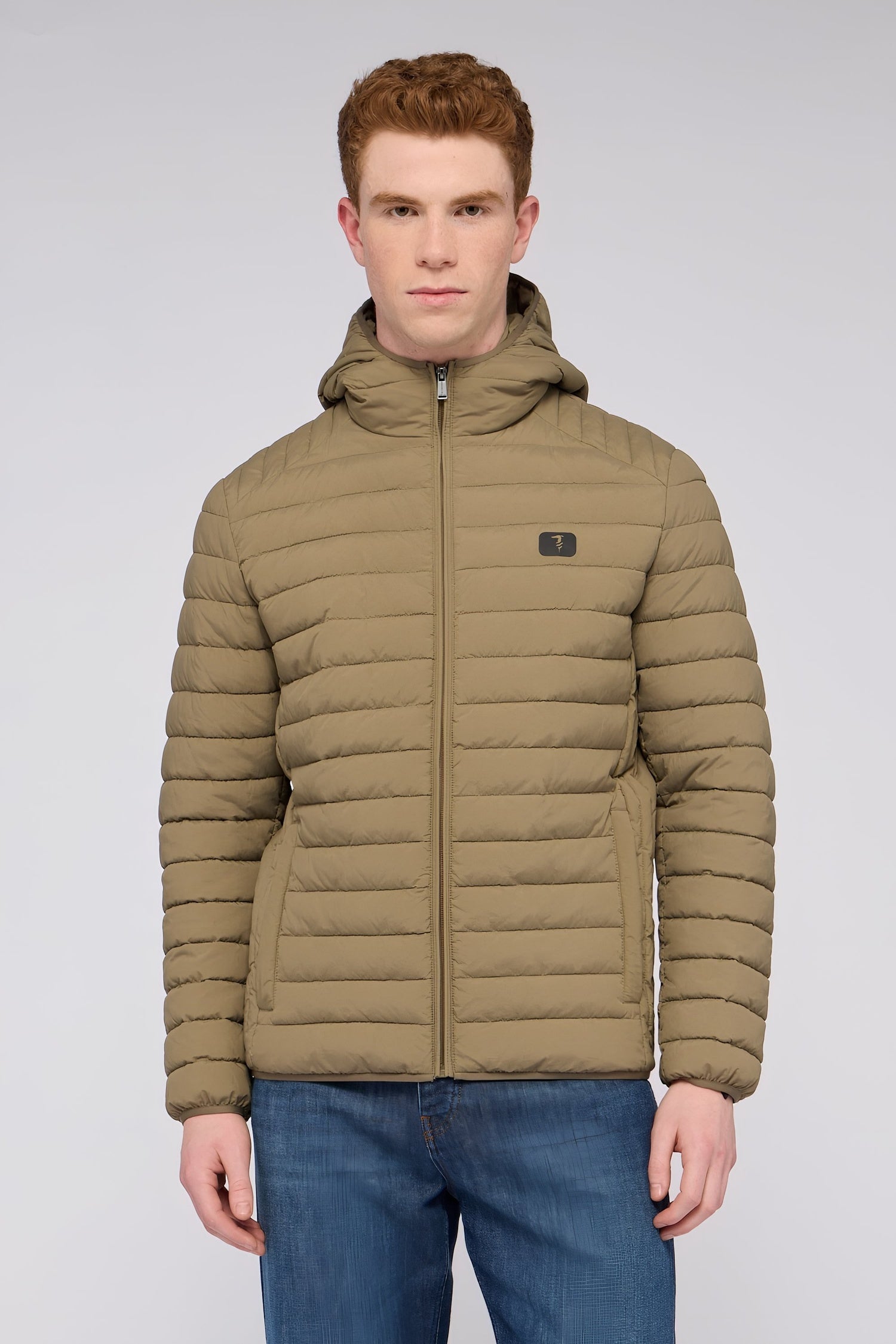 Giacca imbottita in nylon con cappuccio 1|d65e050cfcf218ccbc0efa0e0addaee80efe937b0ecc0ecea04a443977114a26