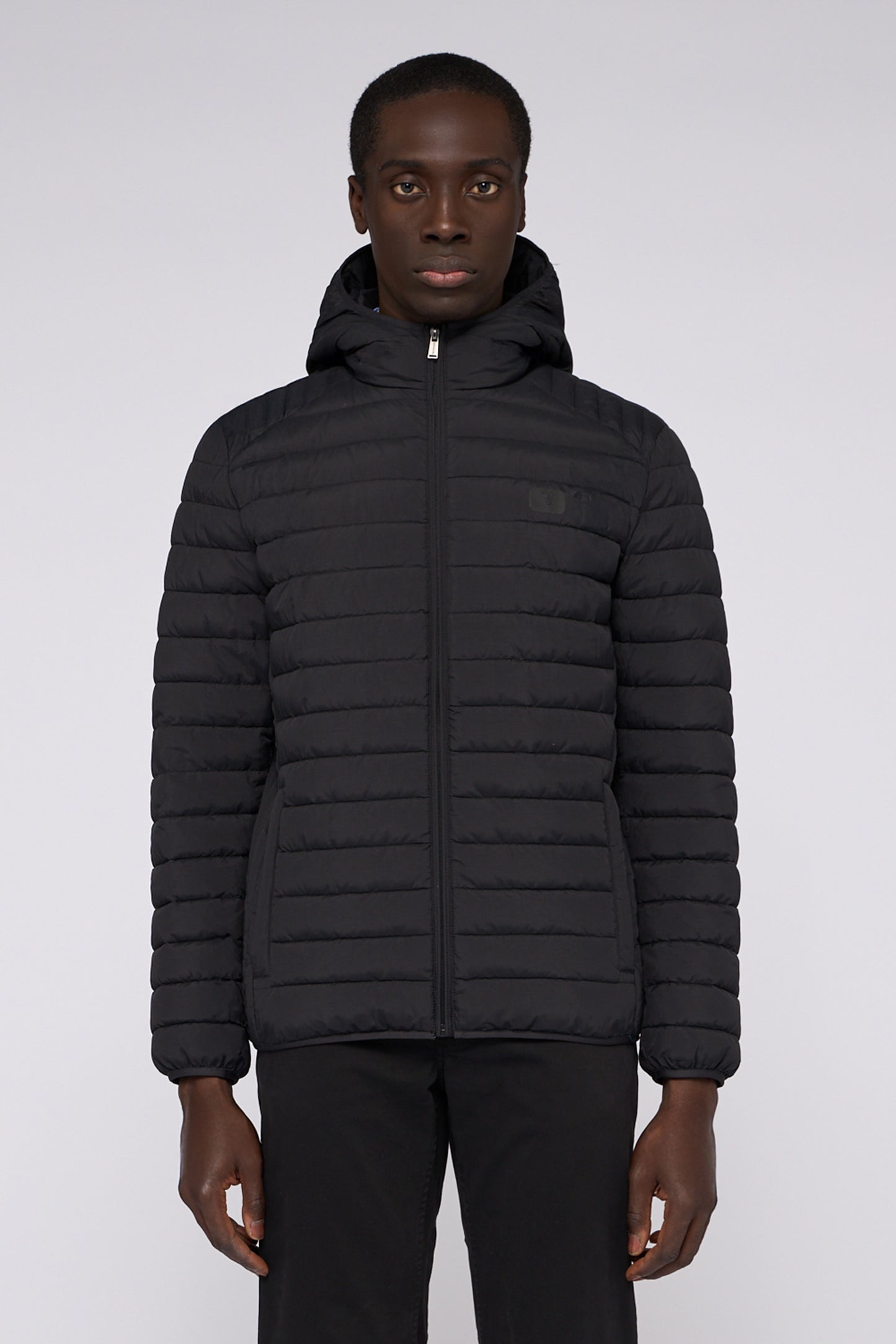 Giacca imbottita in nylon con cappuccio 1|59aed887b01e4d5b8f7ed10b029822e83341b594dbd2f730fa9b1c10855e858f