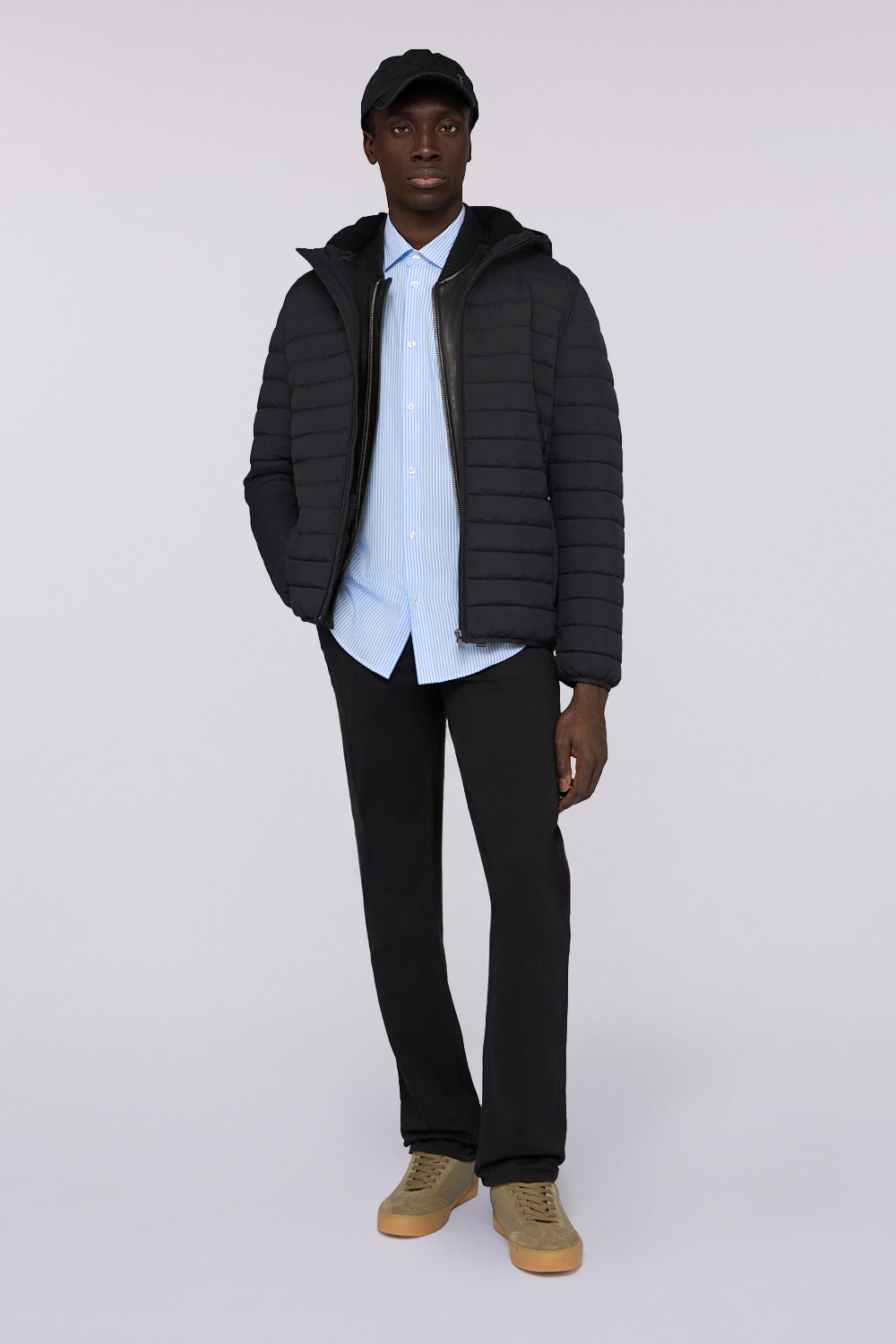 Giacca imbottita in nylon con cappuccio 4|a9801fec6fcb008bae219a3eb8c5c276ab899badd274ed90af2164885097ae1b