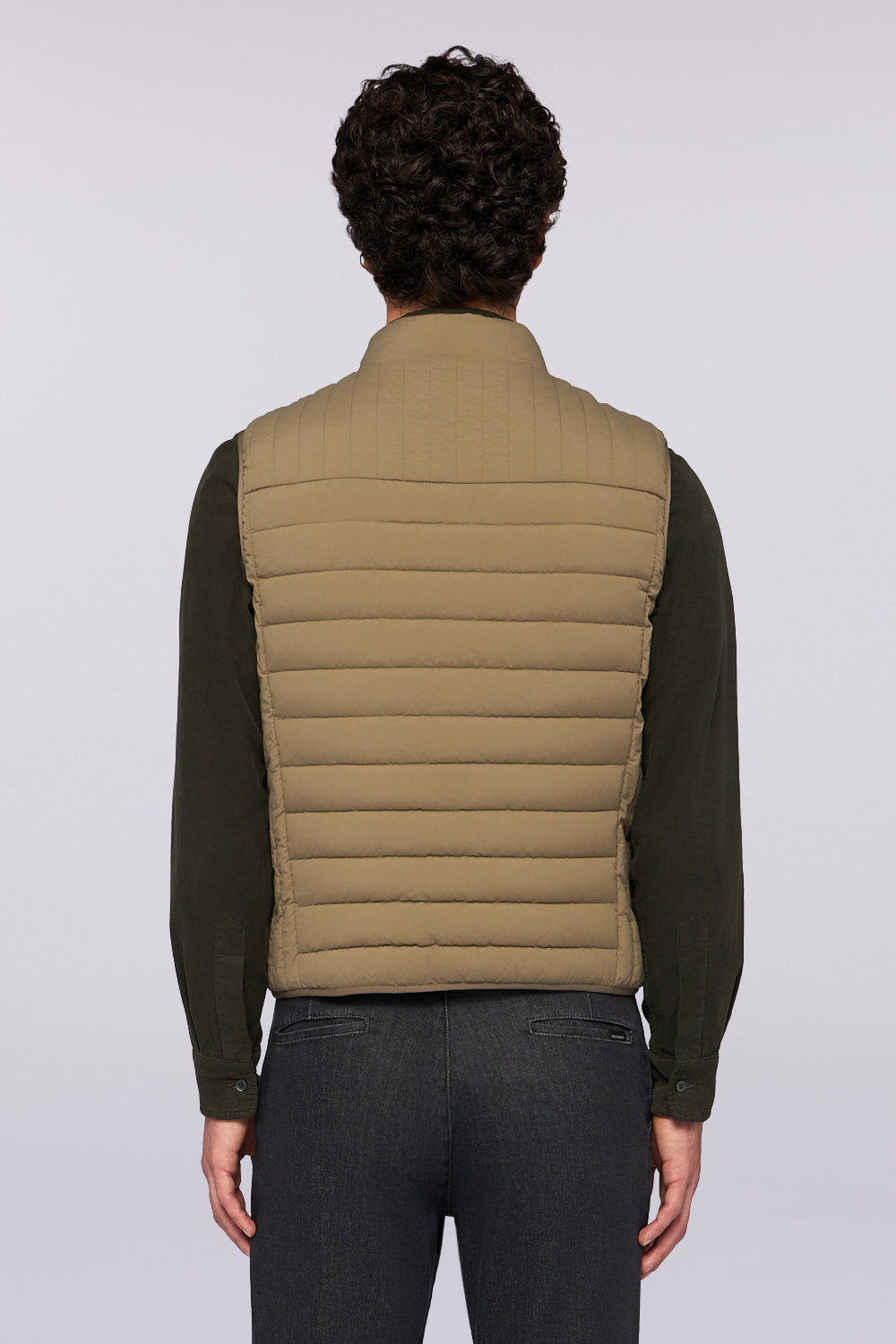 Gilet imbottito in nylon 2|a389a4893e66a5acb2aea198373ad697c6825ccb9a568142754c0434f7a9496e