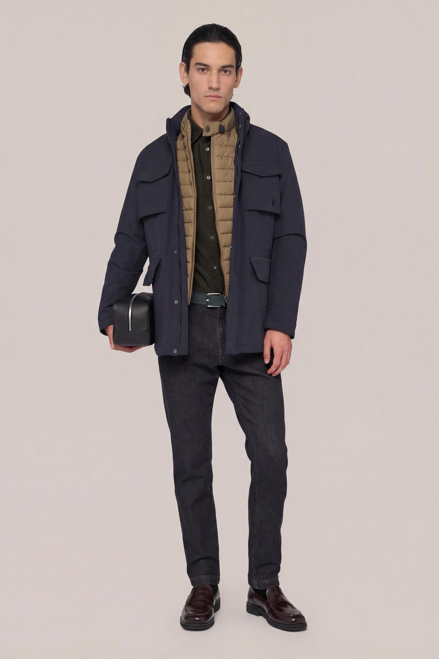 Gilet imbottito in nylon 4|9a12ff3261397b0bca586c53e6985181643a1e2eae1b1671ebcdde32fe6ee489