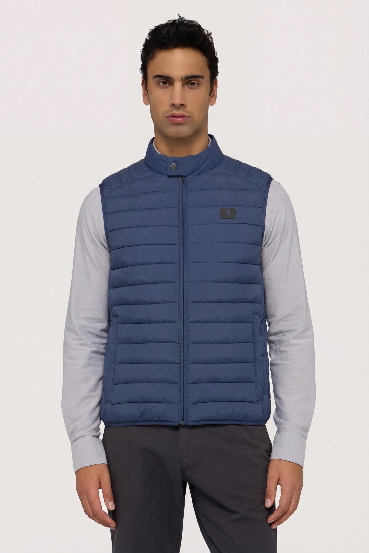 Gilet imbottito in nylon 1|d3821e282d2cde1ccf6f747b2ddf48ad87d202a0106852596a9c988eee37907c