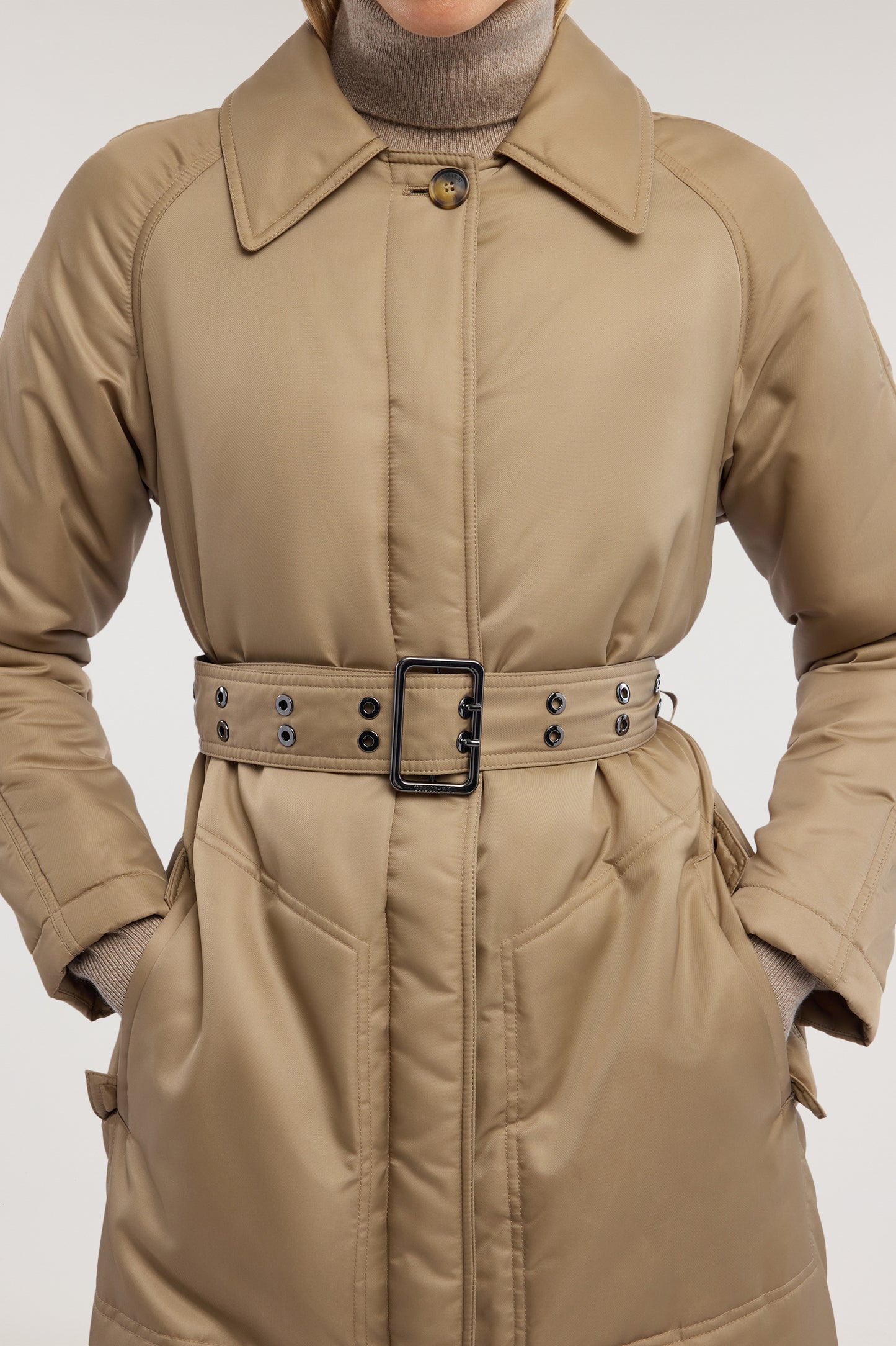 Trench imbottito con cintura doppio ardiglione 2|52554732b9ec295c8fa48cde7d6340d835d8bd31d6fae7d79832ad2b467e985b