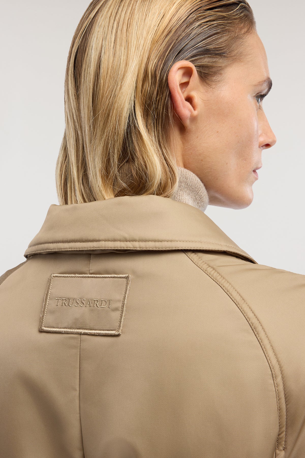 Trench imbottito con cintura doppio ardiglione 5|557ef70231e6b5a3264e480e5d9ed19f63ed599bd9ce013893dfcf44c895bd91