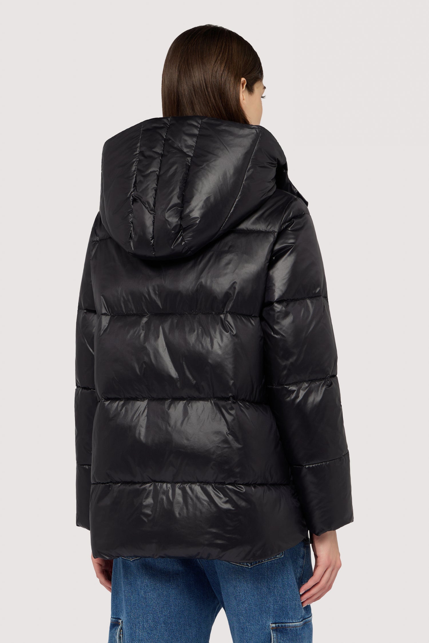 Giacca imbottita in nylon lucido 2|608ecd0085d8bbbbca790197e7b786739ee3fdd26bc3f26cb1e0a3c3b1af436d