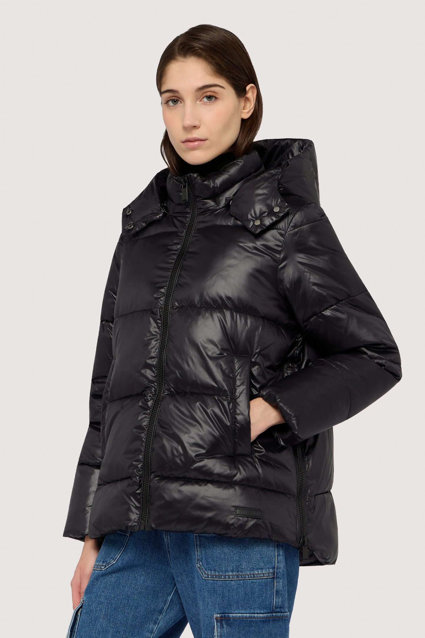 Giacca imbottita in nylon lucido 1|d1ca8b72ad6cf84ce81210479db3d6e888d1b78dfa65fd2a7f3b8dc57bf6d307