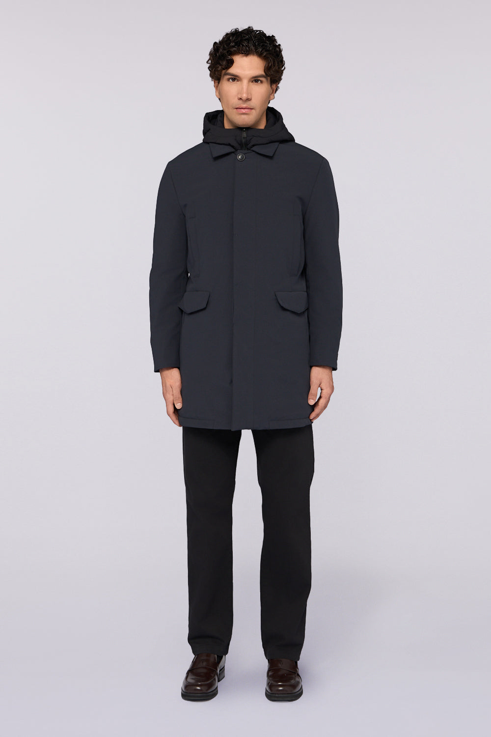 Car coat con cappuccio staccabile in tech poly 2|c1fcecaade51aa4b92e560e8c1fb41282393db473c40482a0d81c9d43b9fd89d