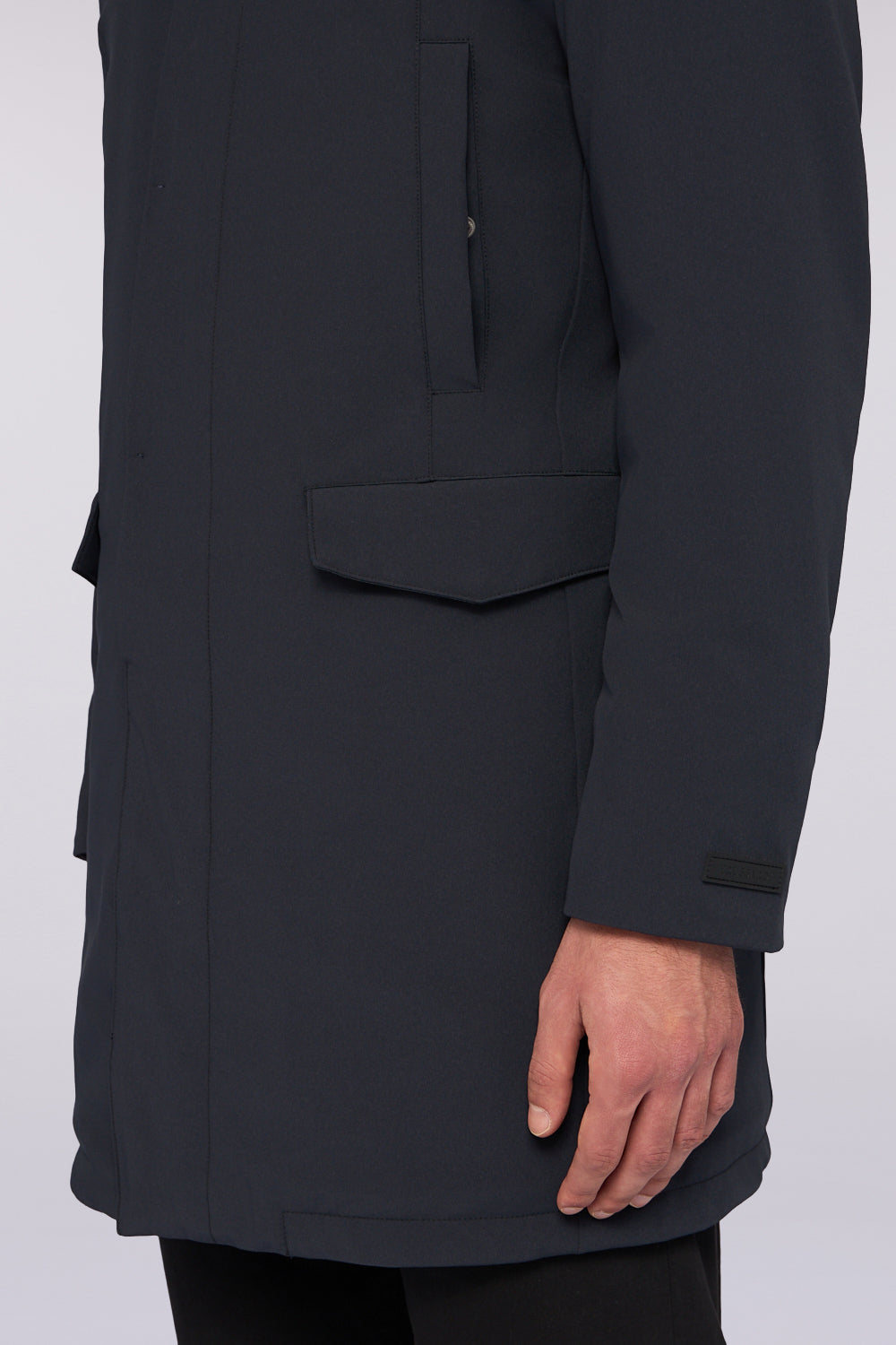 Car coat con cappuccio staccabile in tech poly 4|85fdc3c6e429d40cf5f6ab9881bf695bd10ab3646f3bb1d86e1f9071b10d5e21