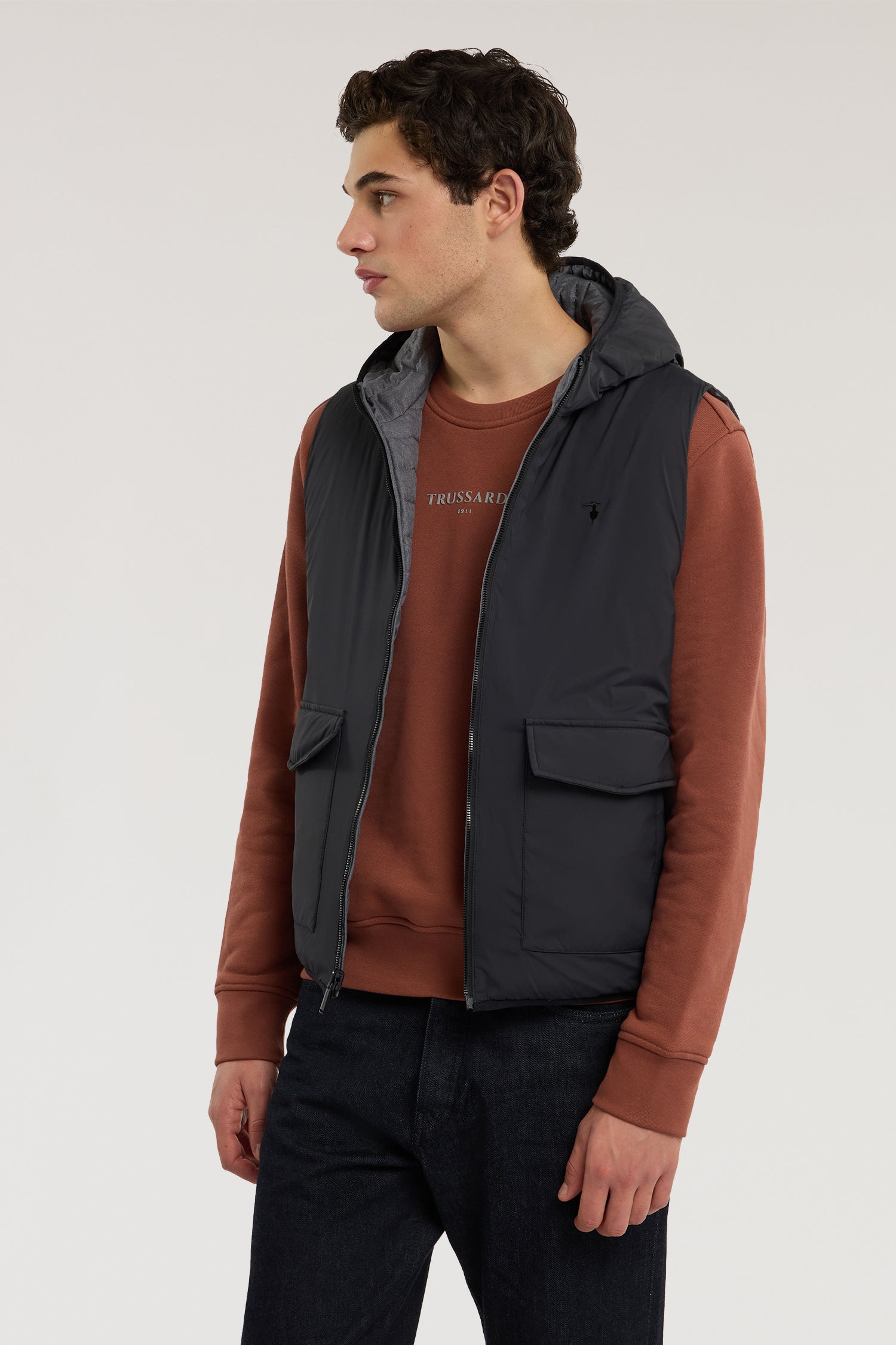 Gilet imbottito reversibile con cappuccio 5|b6808c0d44b9266fbee421d1b771e97df20a0f38bc6b612a4b09eb9b11dfb99f