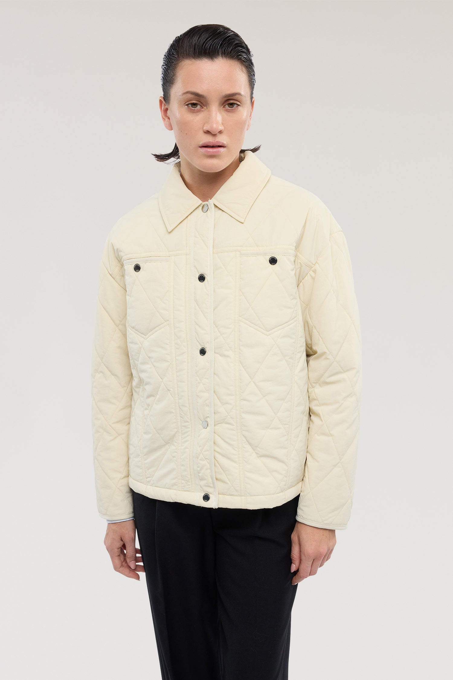 Bomber imbottito con collo a camicia 2|e7b754eb028fbbf80c00bf4e094598f0ab8417166812b328375cf5ce629bcb53