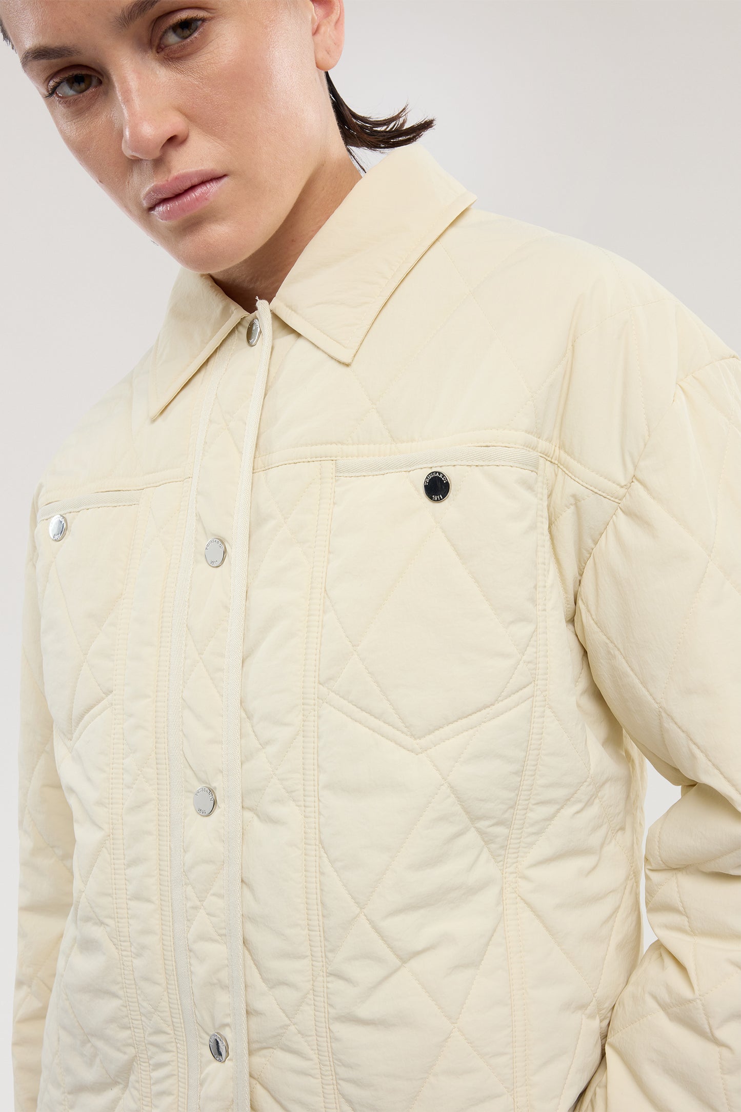Bomber imbottito con collo a camicia 1|838ccc878dfa618ed7a9708222406dce4976345024f2b9a142d1e9cbabad1798