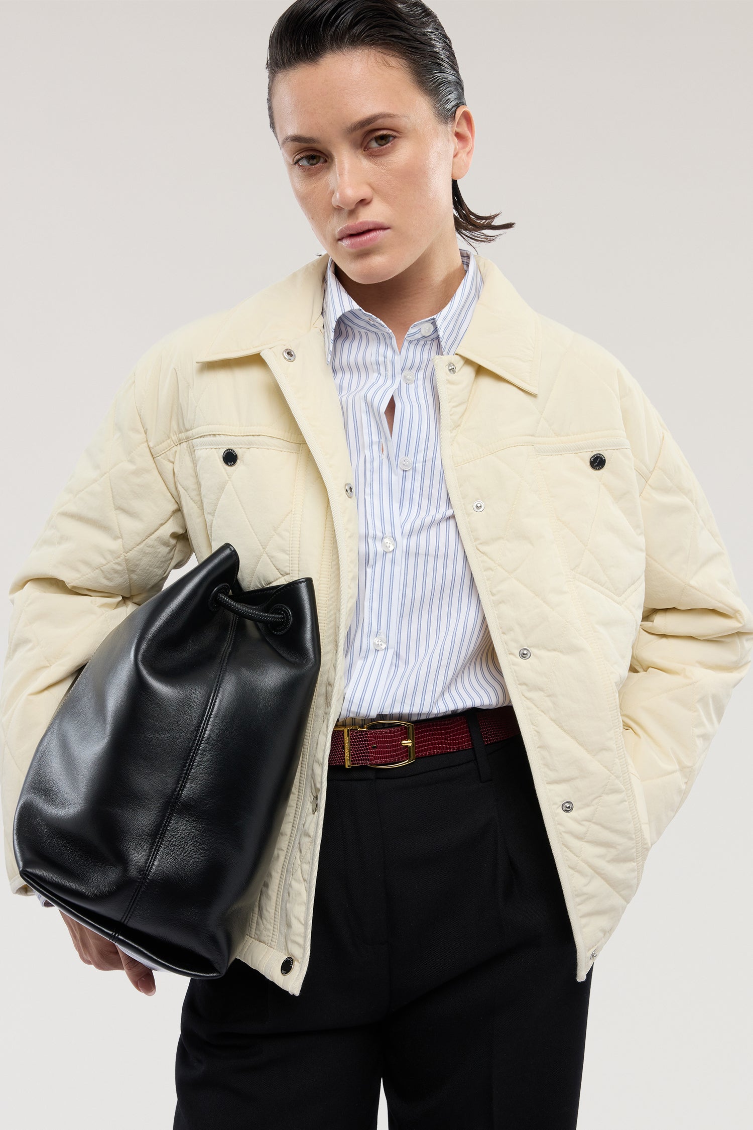 Bomber imbottito con collo a camicia 4|8fe20494c96d7f294568ebfeebeabcbace63c1a9001ac4ba91e80f341b5ab3f3