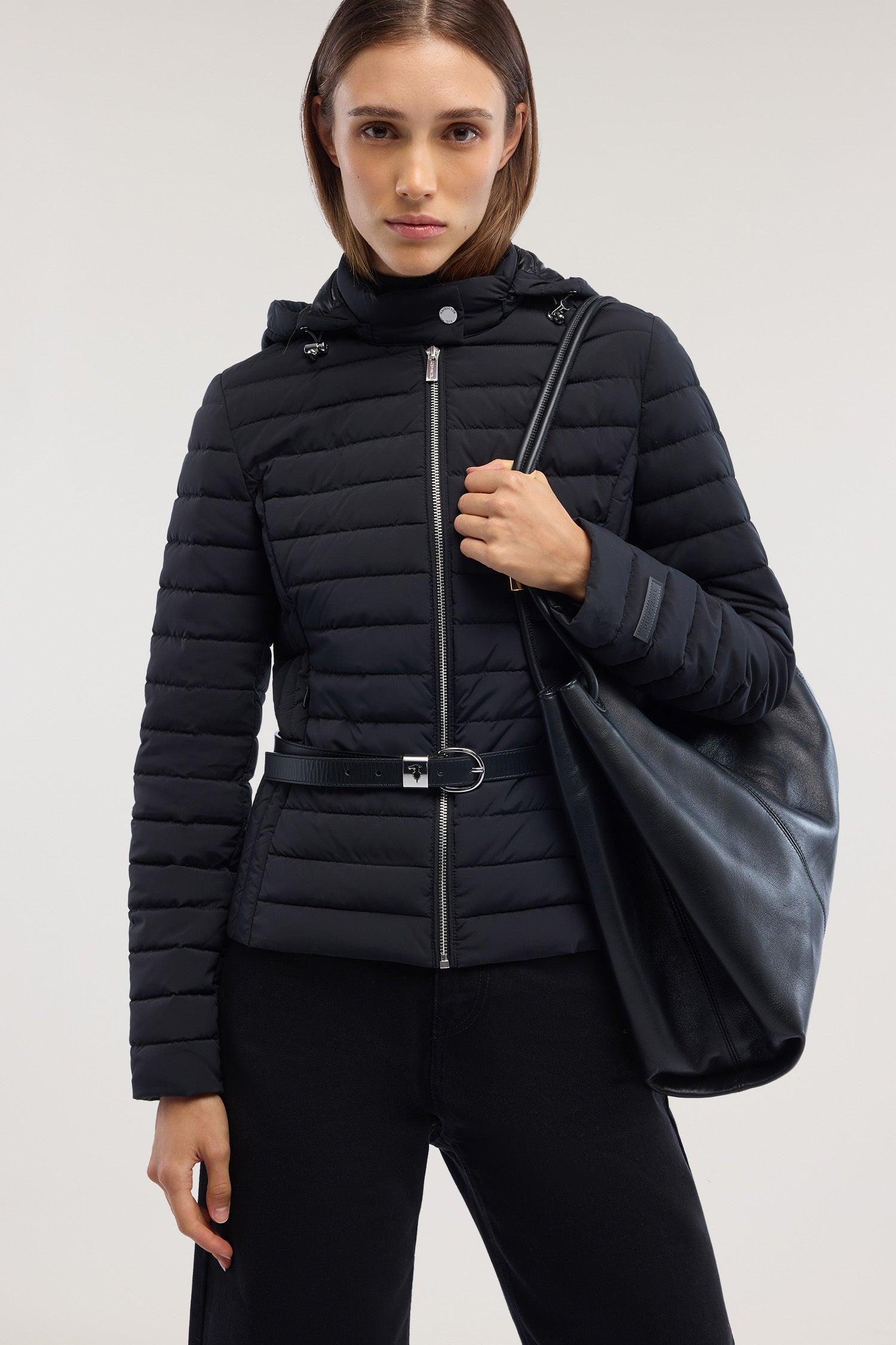 Giacca imbottita in nylon con cappuccio 4|8f3bd4ca14db05199039abb82969dec5194c22462e9472f51625964fef601d92