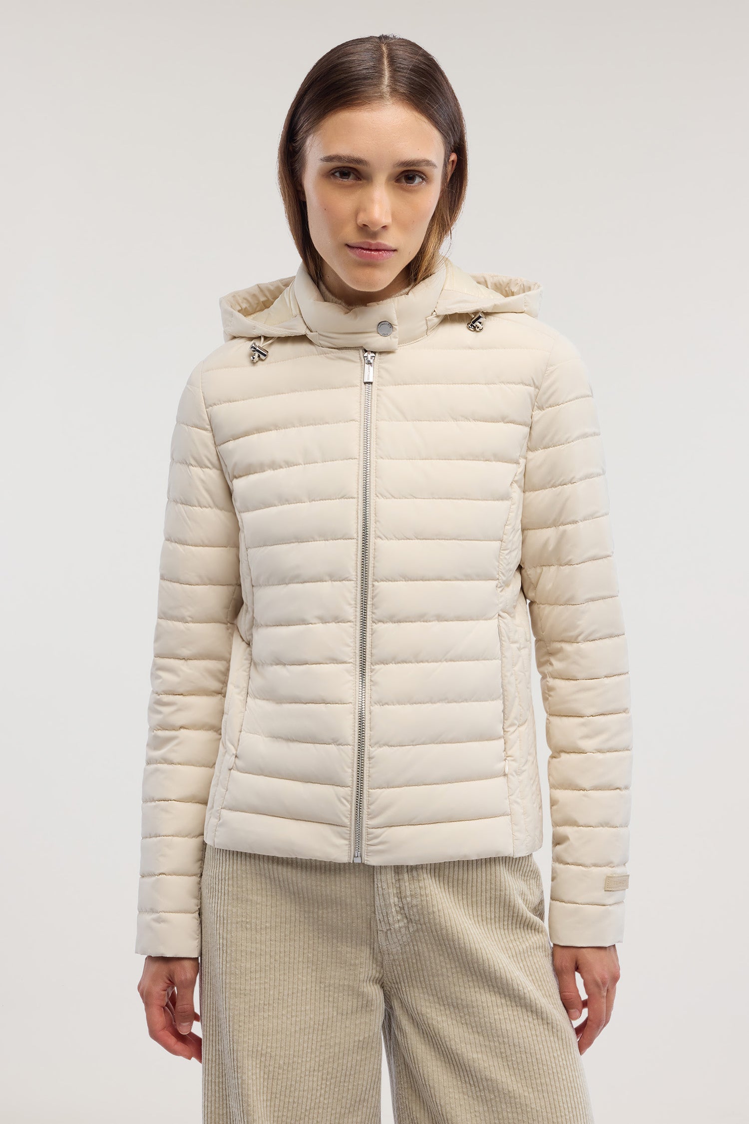Giacca imbottita in nylon con cappuccio 5|0c90ecb7e8bea8ea7276a9c8a6adc7672627029d72014c0aff437b86ed55b28d