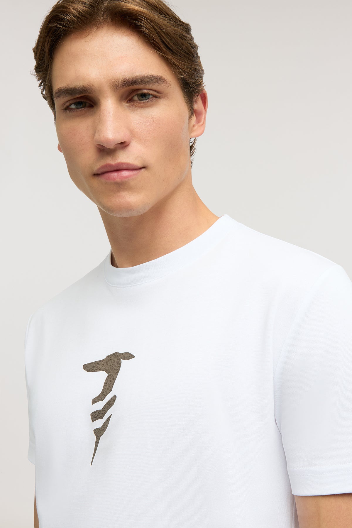 T-shirt in jersey di cotone con stampa 3|56700cd1d379d2719fb637ae4356df89ef1eb4fa1eb35ff890d61fd68575834e