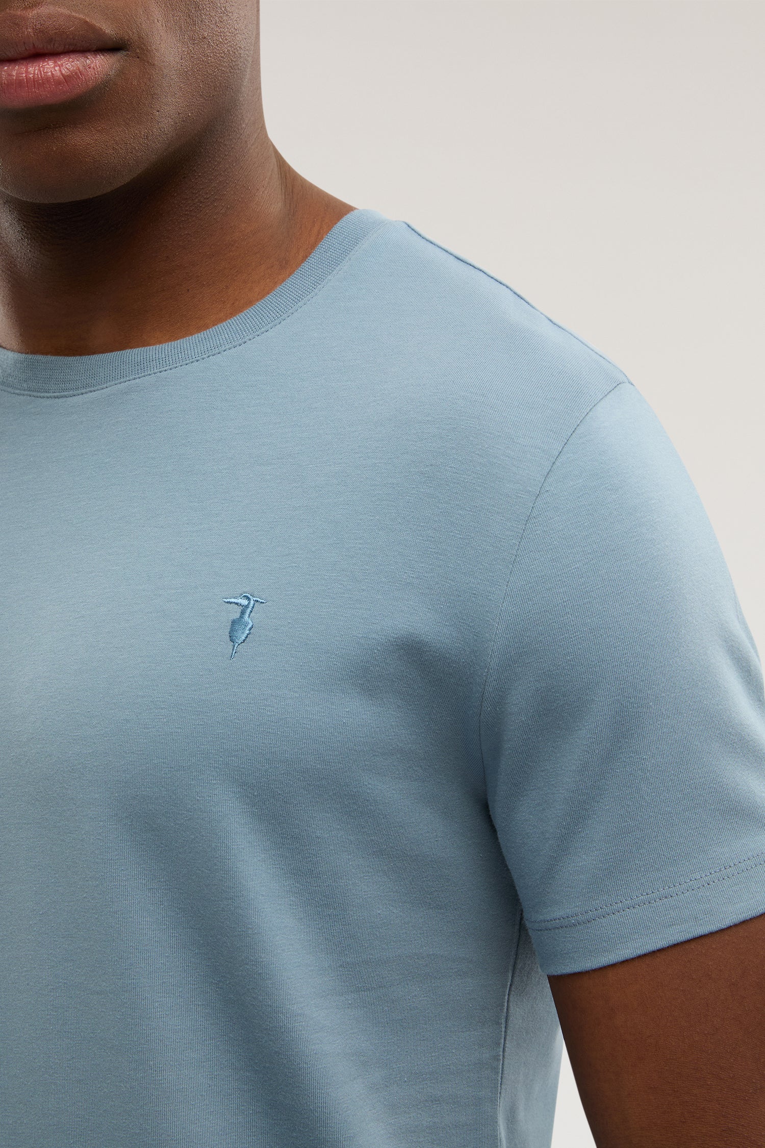 T-shirt slim fit in jersey stretch con ricamo 4|4cf40ec4bd461d3bb73538742f0b8f8c885bcdcbfa689e3b6c6f566198440793