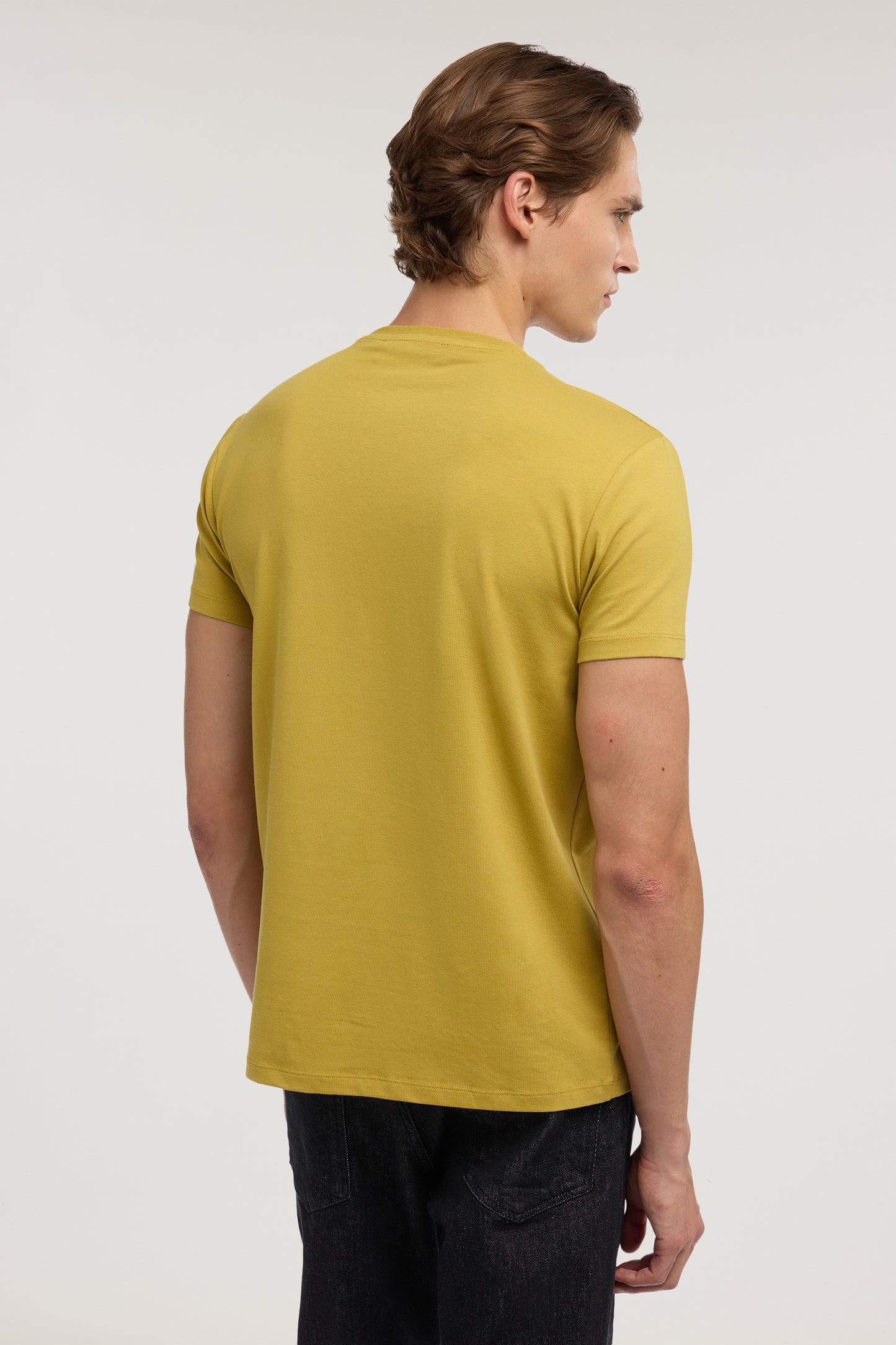 T-shirt slim fit in jersey stretch con ricamo 2|993d57d3a3f4b09b98306b3faaf08e88ca46881a312620abe41e5261678c0907